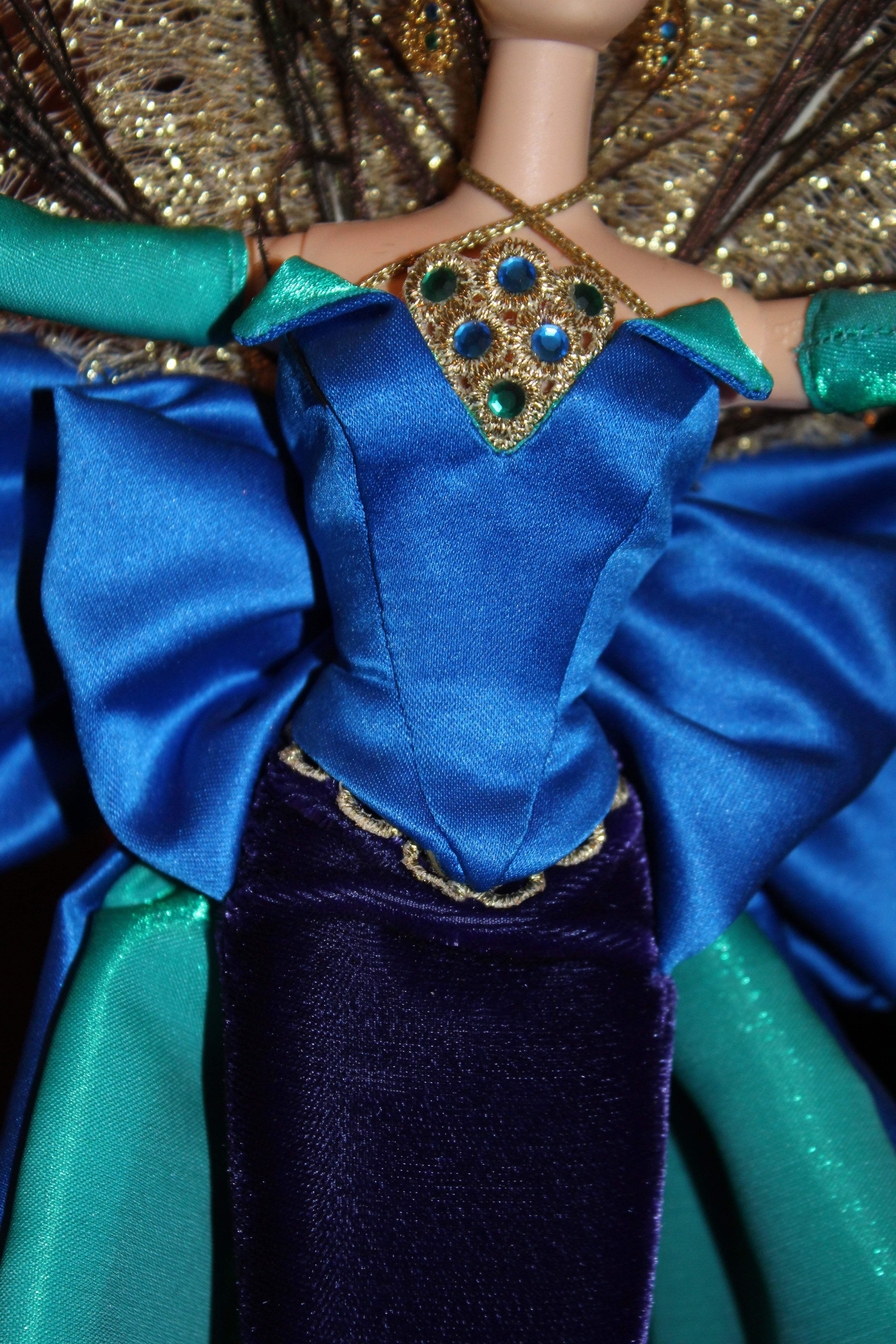 1998 Mattel “The Peacock” Barbie – Birds of Beauty Collection
