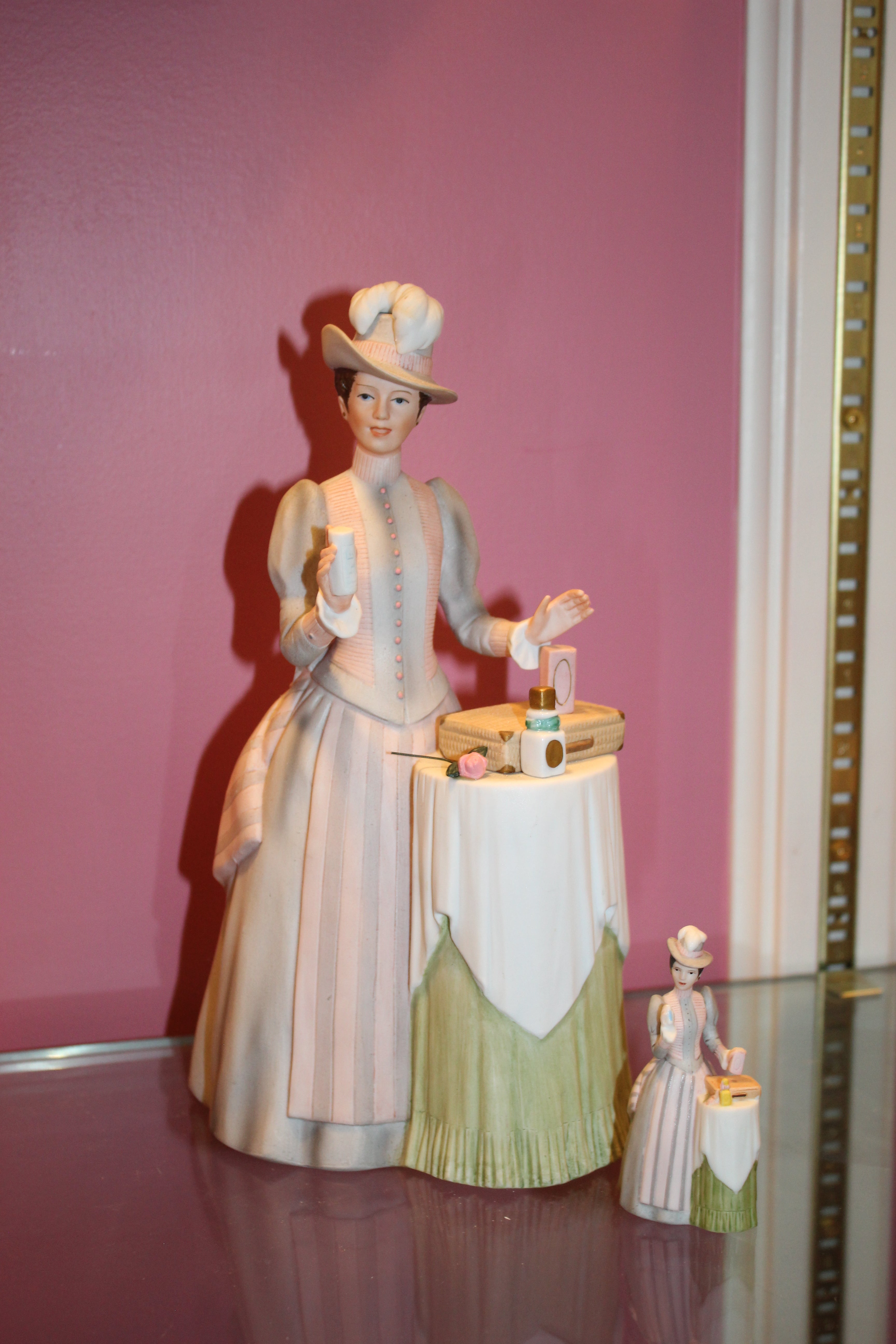 1984 Avon Mrs. Albee Award Porcelain Figurine – President’s Club (with Miniature Companion)