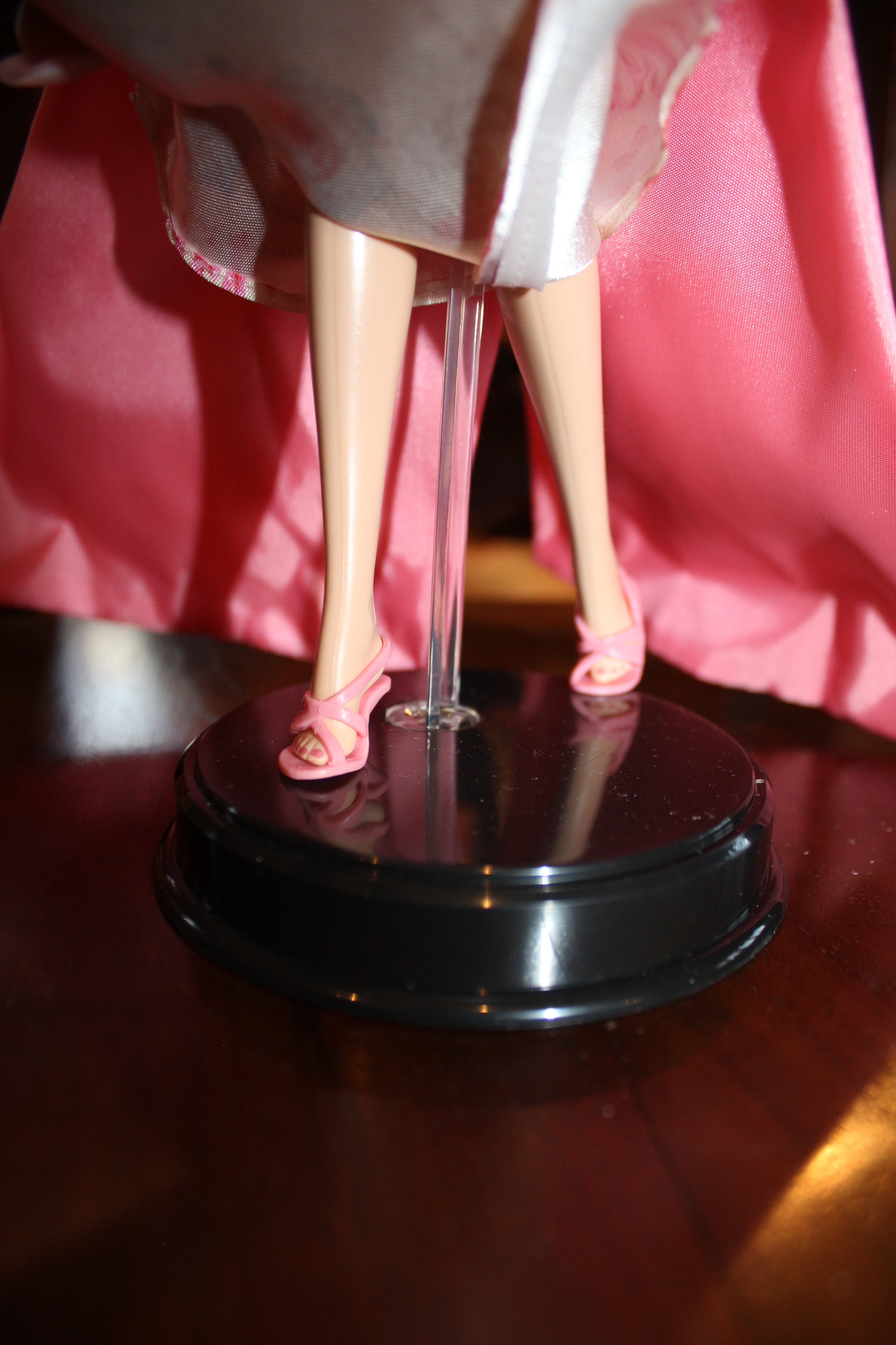 2010 Avon Exclusive Rose Splendor Barbie Doll – Floral Print Gown Collector Edition