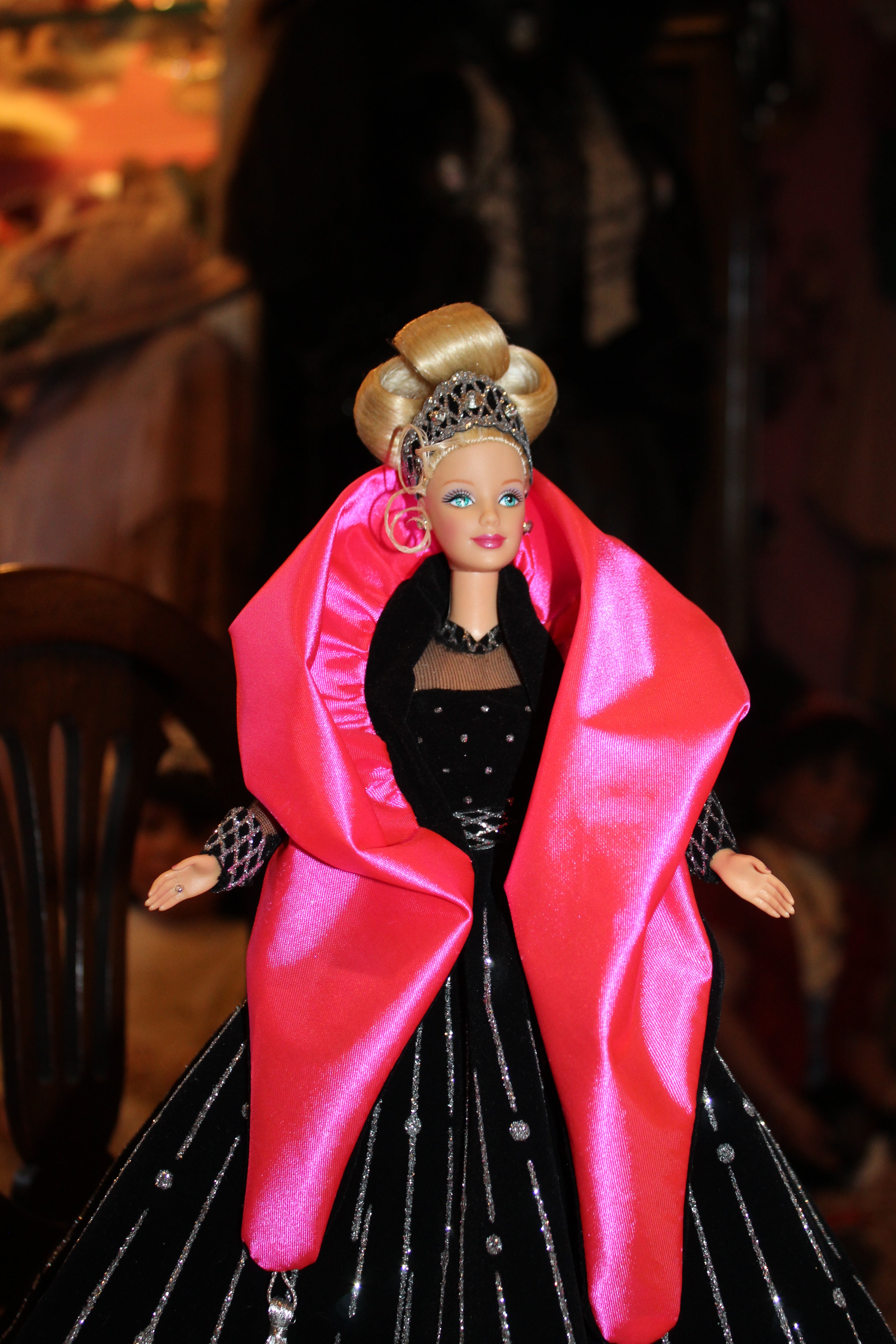 1998 Happy Holidays Barbie – Special Edition Mattel Holiday Collector Doll