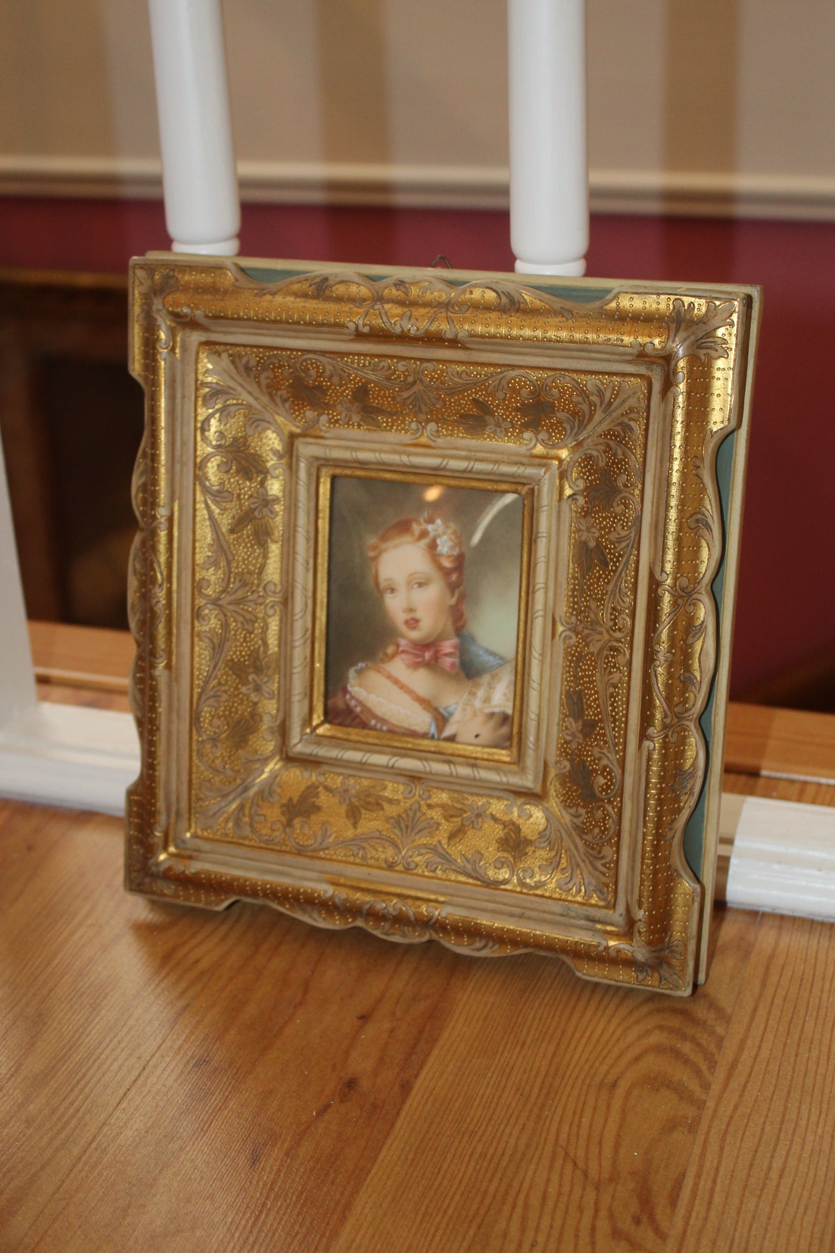 Vintage-Style Lady Portrait Print in Ornate Gold Frame – 9” x 10”