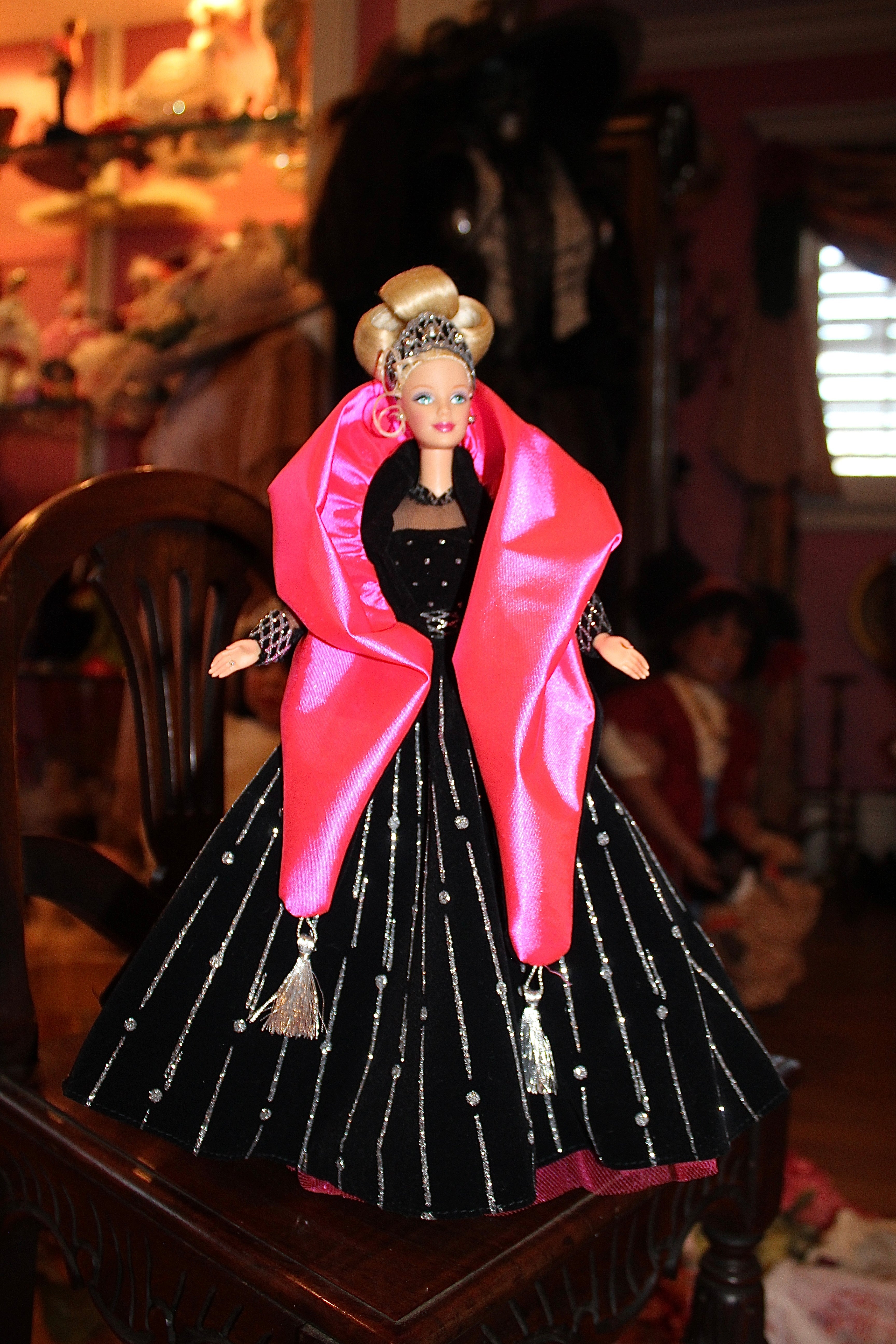 1998 Happy Holidays Barbie – Special Edition Mattel Holiday Collector Doll