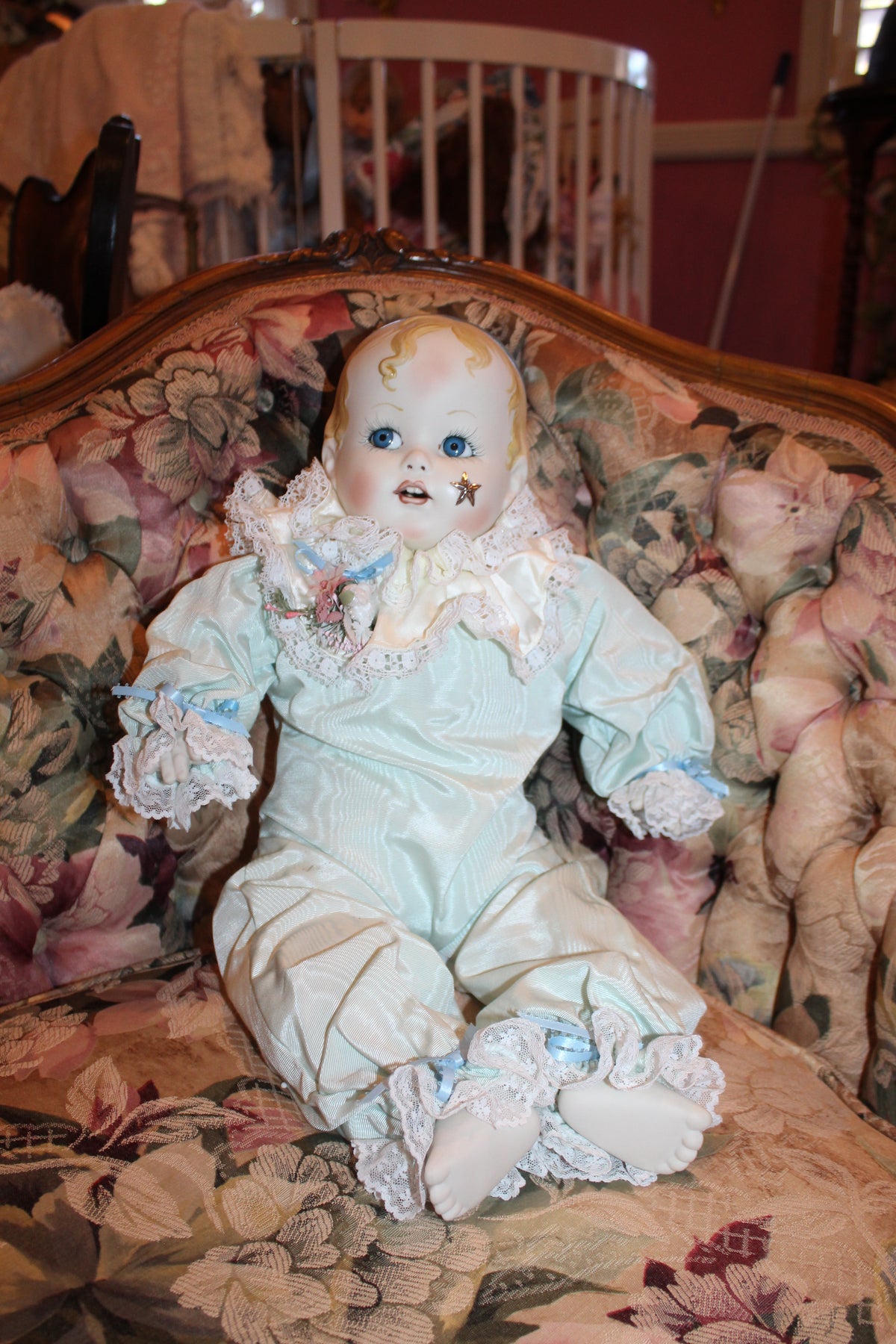 Vintage Kay McKee “Klowns by Kay” Musical Porcelain Baby Clown Doll – Aqua Satin – When You Wish Upon a Star