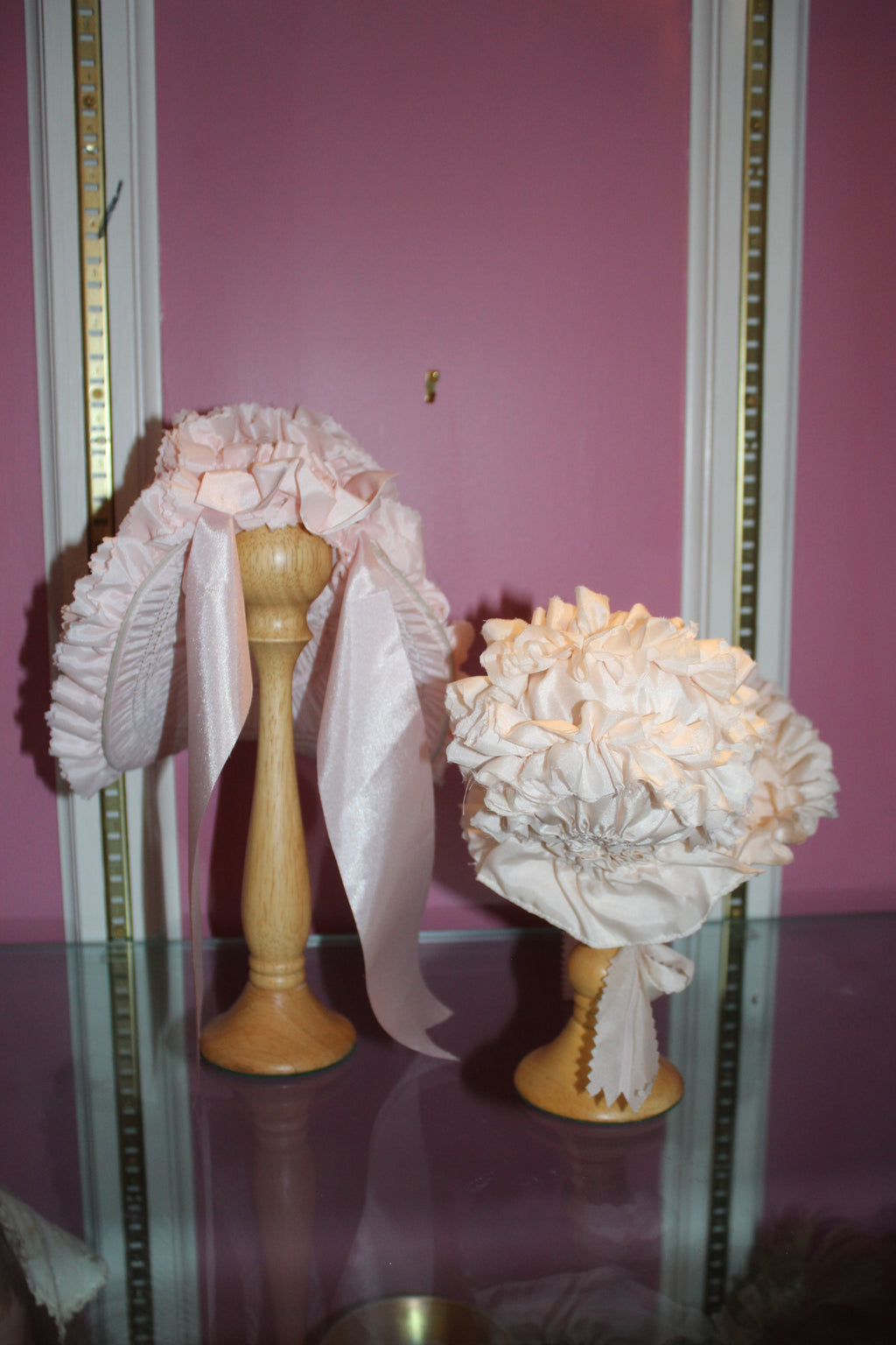 Vintage Pipkin & Bonnet by John Hine Miniature Hat Collection – 9 Hats with Wooden Stands, Original Box & Paperwork