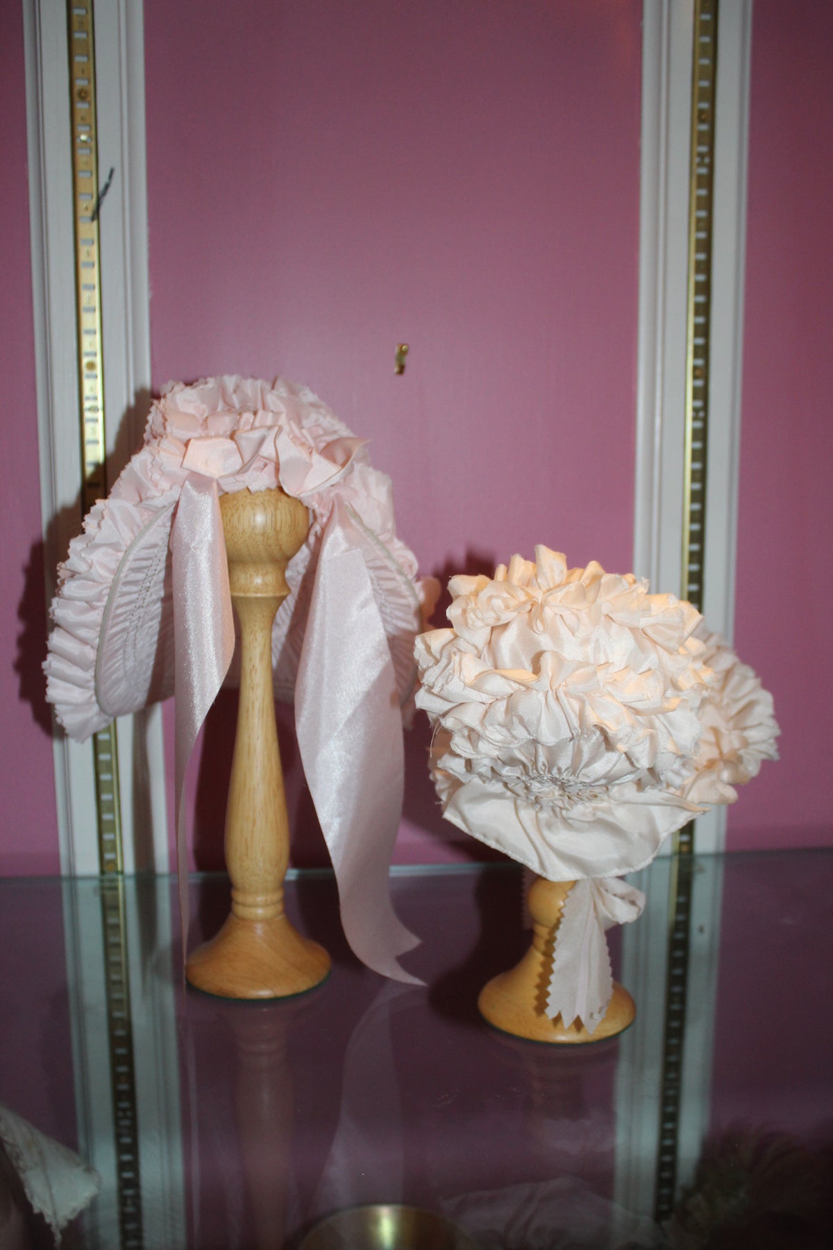 Vintage Pipkin & Bonnet by John Hine Miniature Hat Collection – 9 Hats with Wooden Stands, Original Box & Paperwork