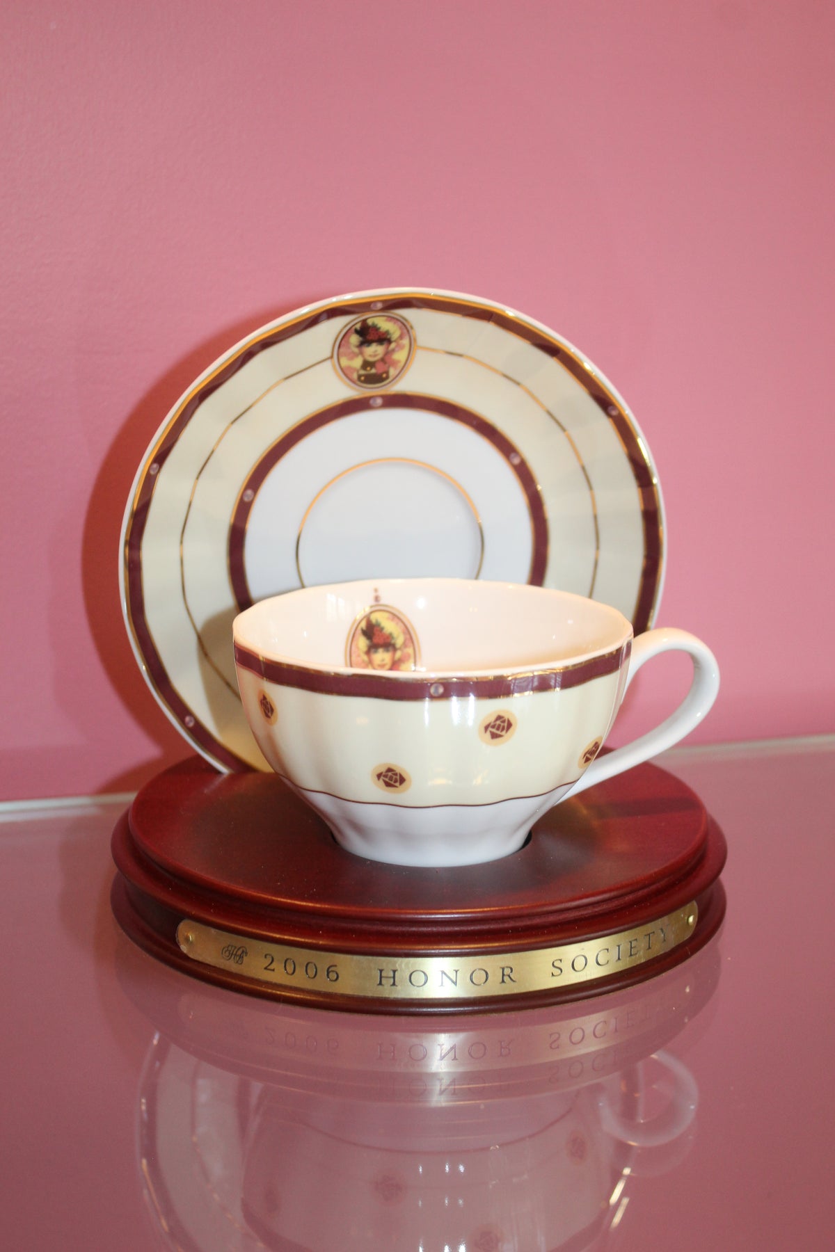 2000 Avon Honor Society Porcelain Teacup & Saucer Award Display – Pink Floral & Ribbon Design