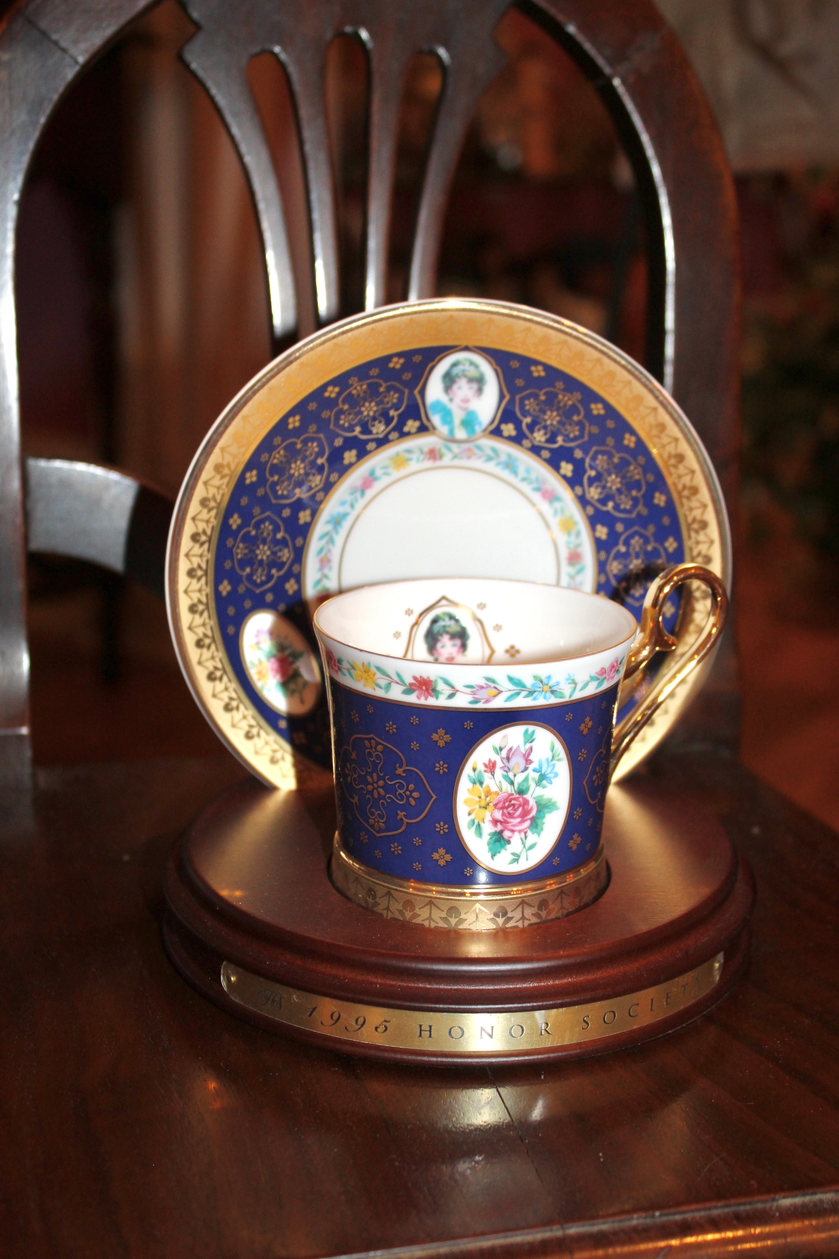1995 Avon Mrs. Albee Honor Society Teacup & Saucer Set