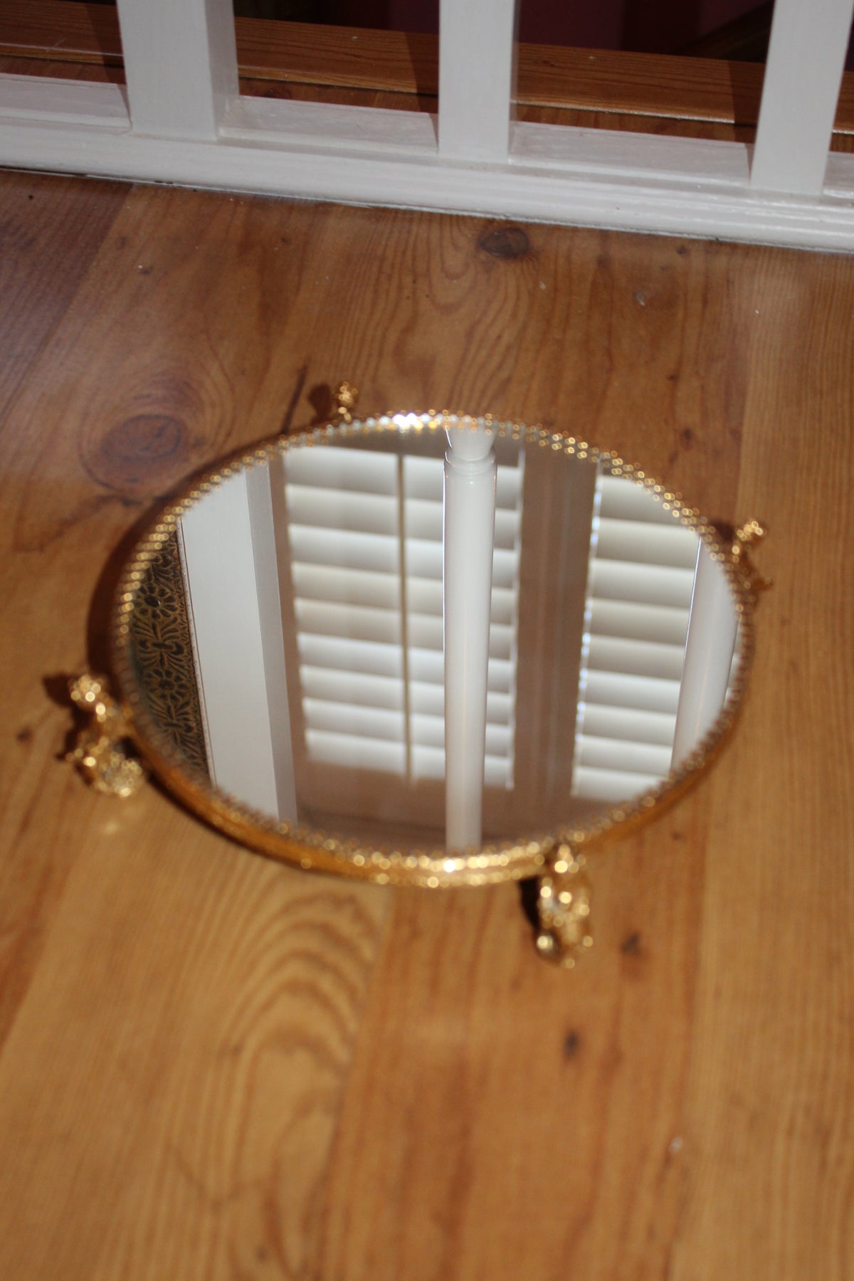 Vintage 8-Piece Perfume Vanity Set – Gold Tone, Cut Glass Bottles & Mirrored Tray Display