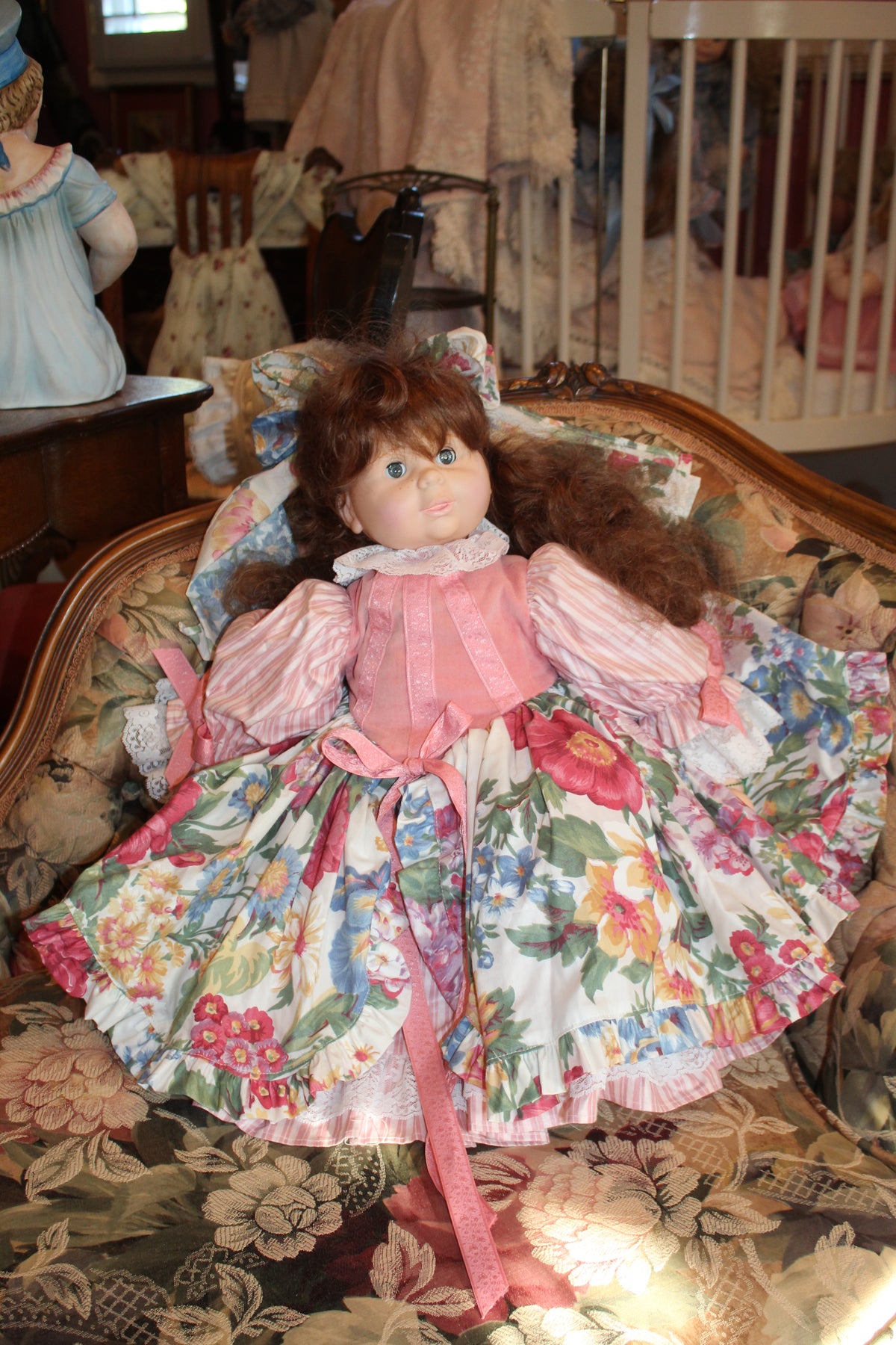Vintage Robin Woods Sleeping-Eye Collector Doll – Floral Dress with Pink Accents