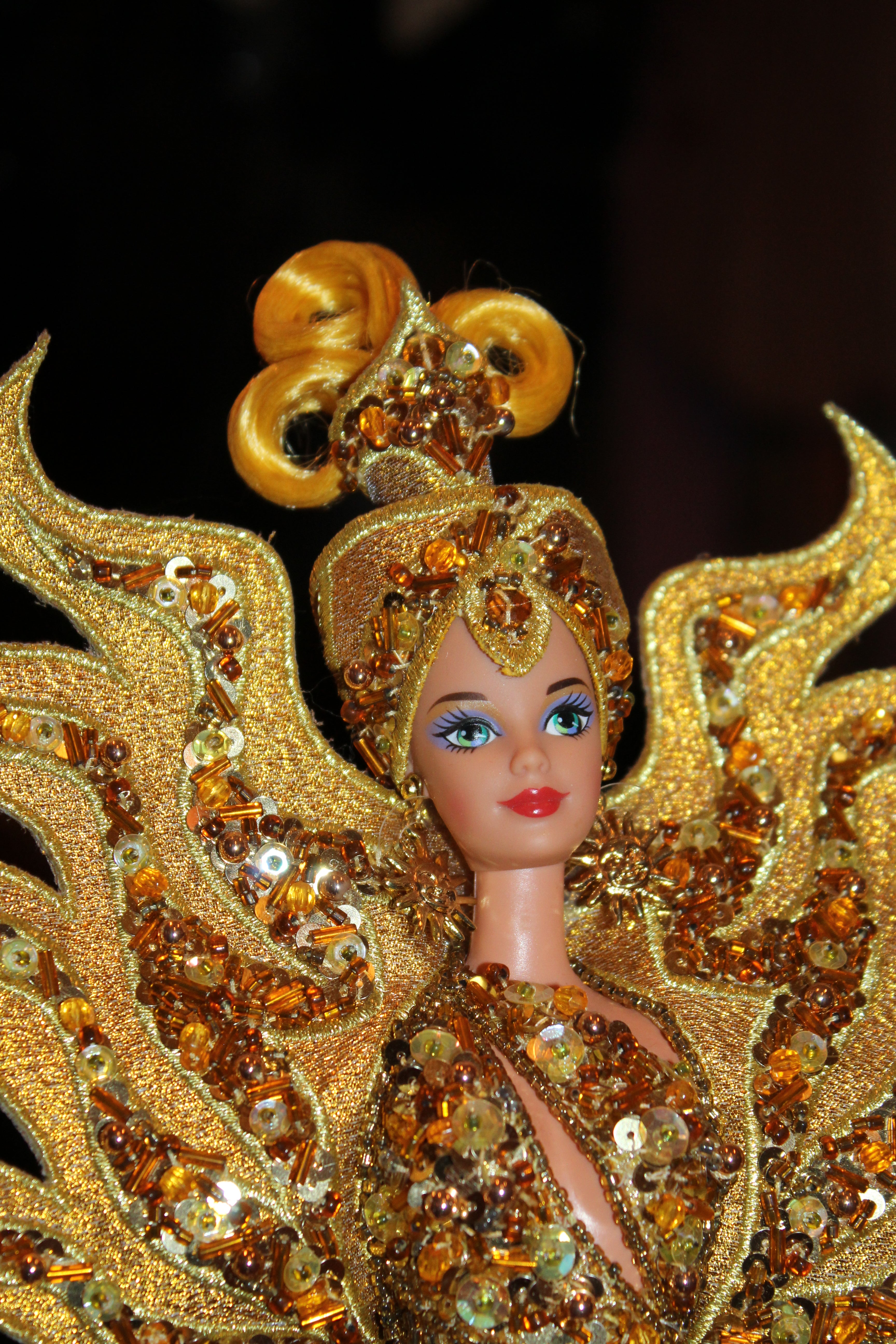 Mattel Bob Mackie “Fantasy Goddess of the Sun” Barbie – 1995 Collector Edition