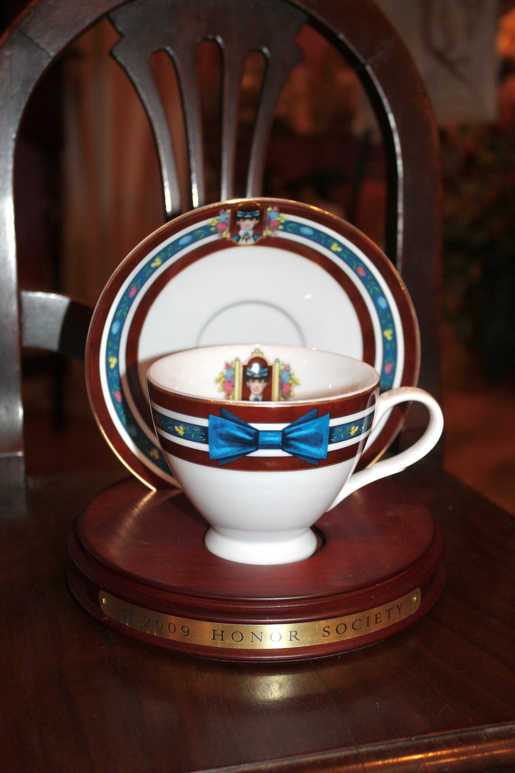 2009 Avon Mrs. Albee Honor Society Teacup & Saucer Set