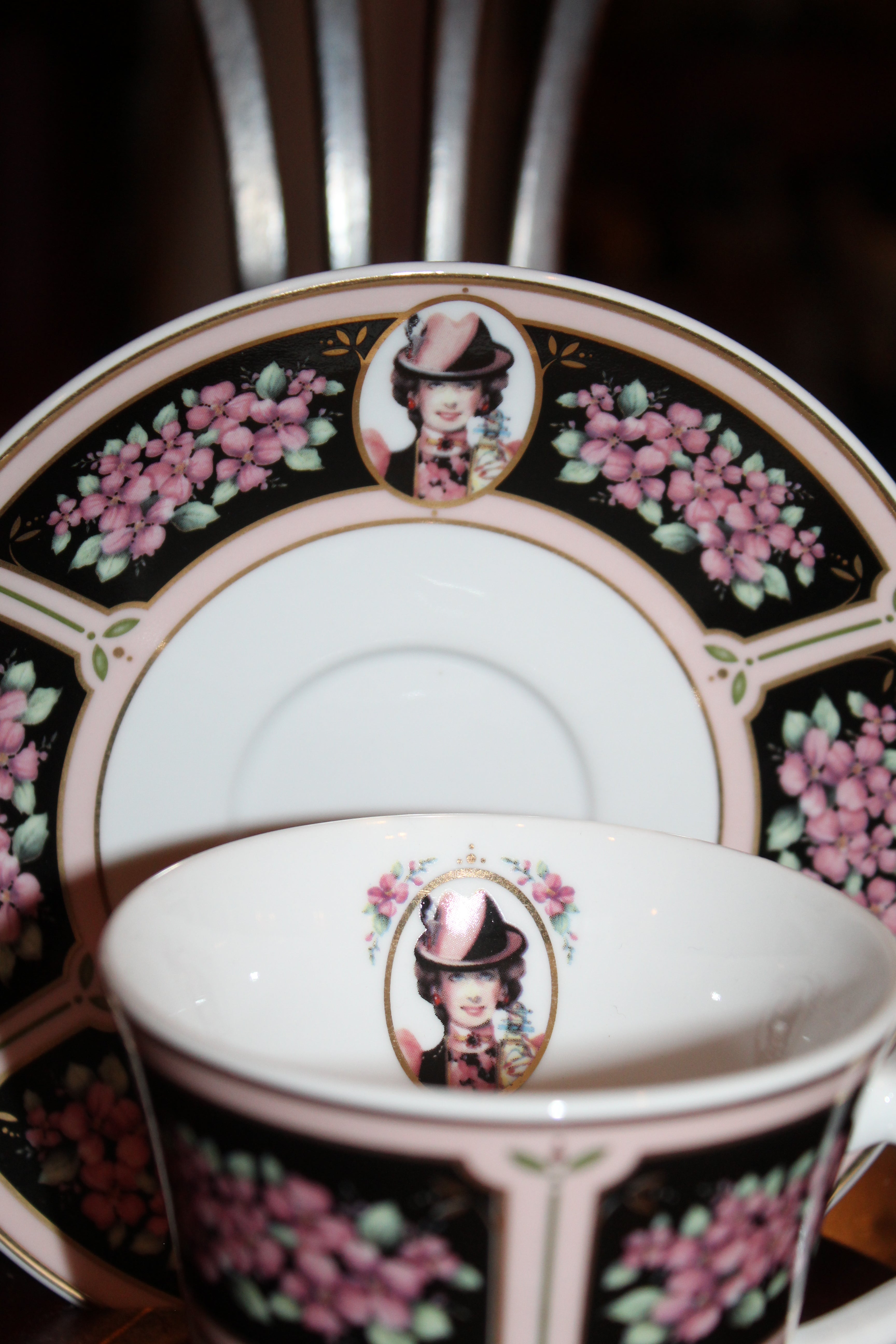 2004 Avon Mrs. Albee Honor Society Teacup & Saucer Set