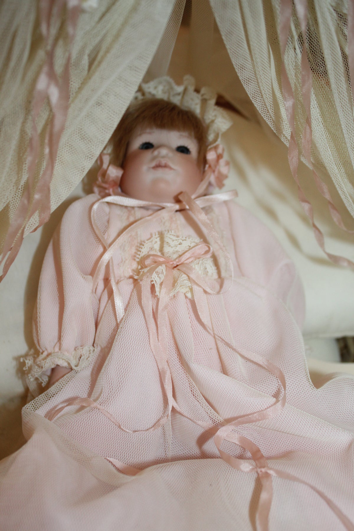 Phyllis Parkins “Bassinet Baby” Porcelain Doll – The Collectables – No. 793 – 1990 Dolls Award Nominee