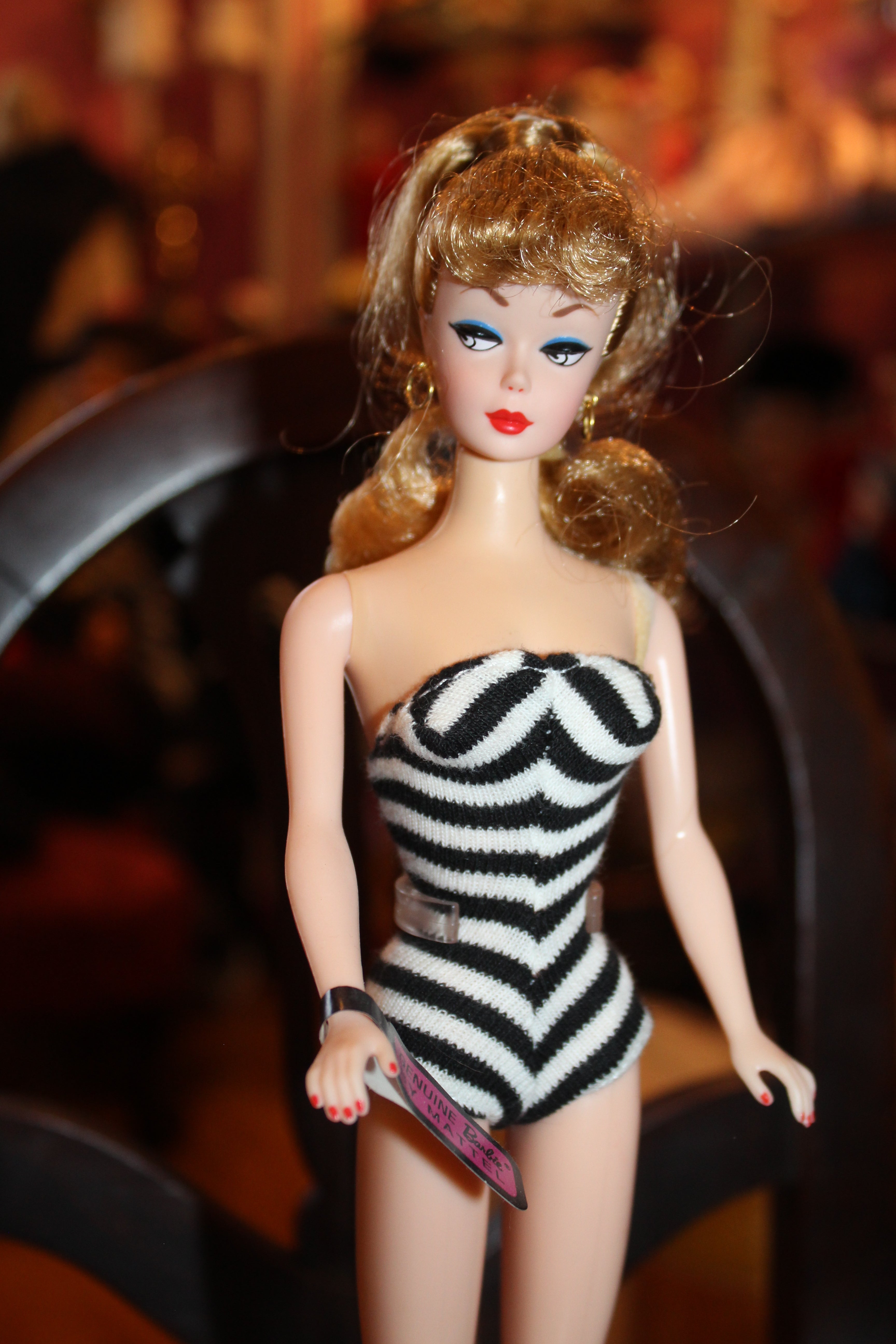 Mattel 35th Anniversary Barbie Doll –1959 Reproduction (1990s Collector Edition)