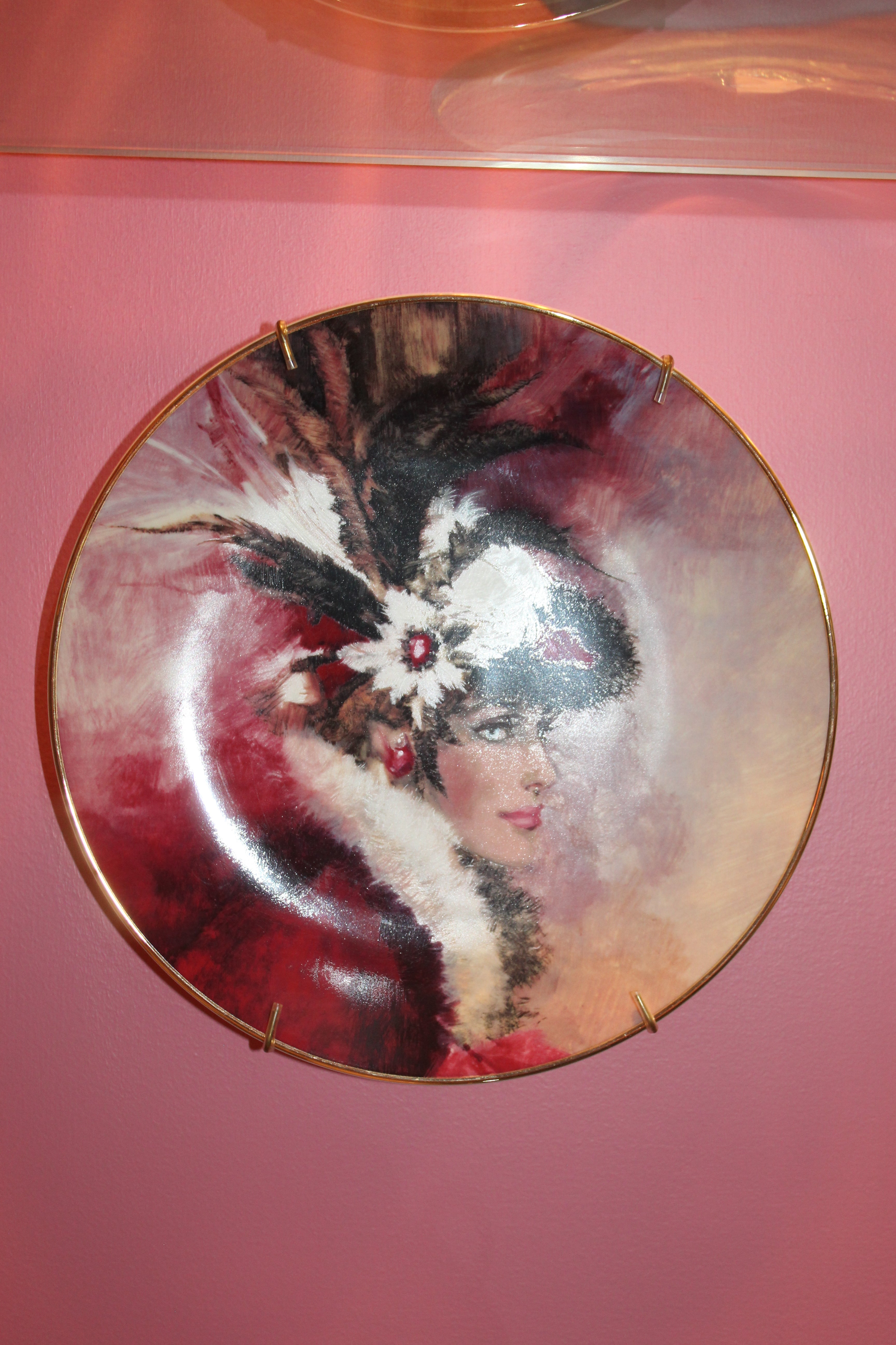 1990 Avon Mrs. P.F.E. Albee “The Majesty of Winter” Portrait Plate – The Four Seasons Collection