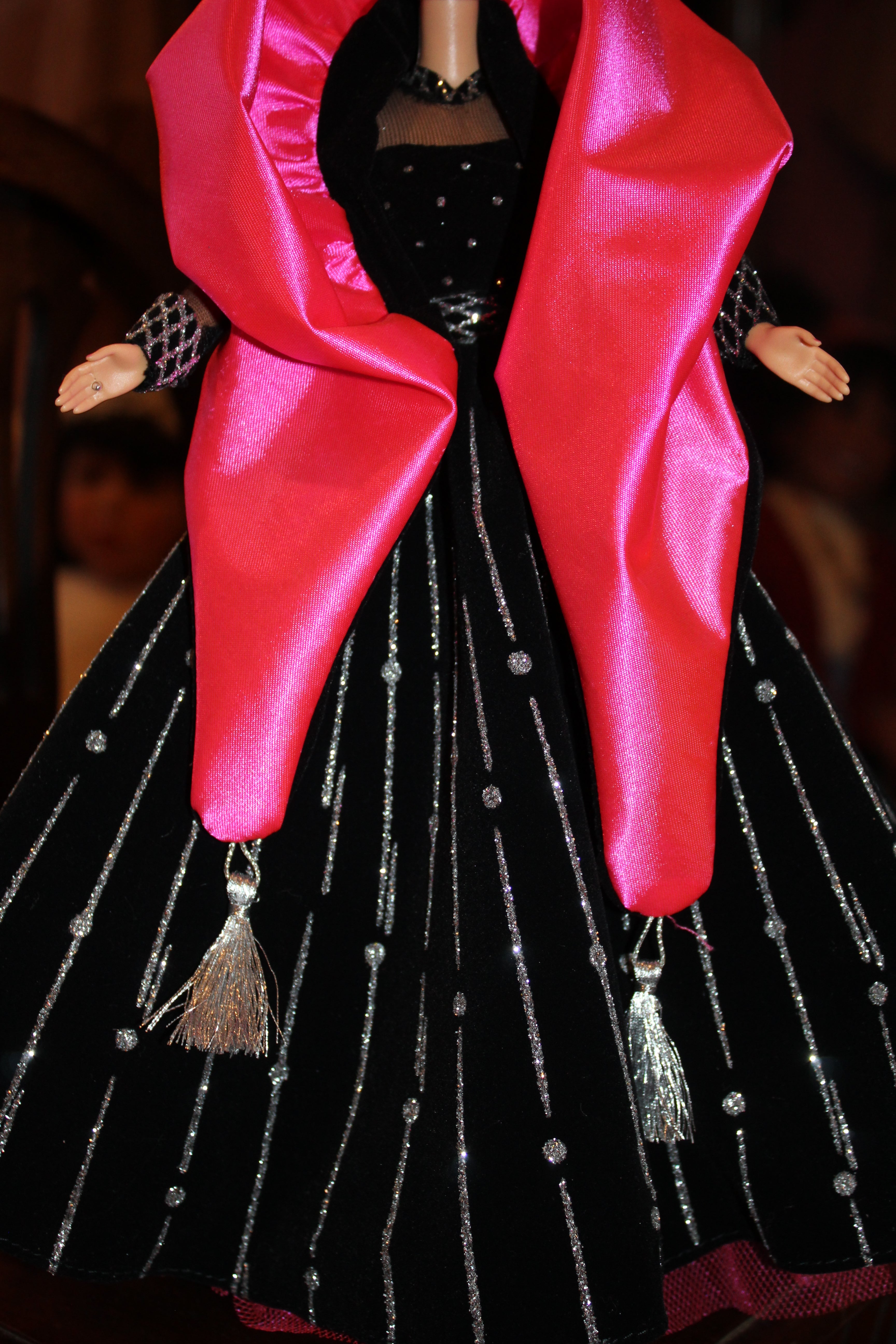 1998 Happy Holidays Barbie – Special Edition Mattel Holiday Collector Doll