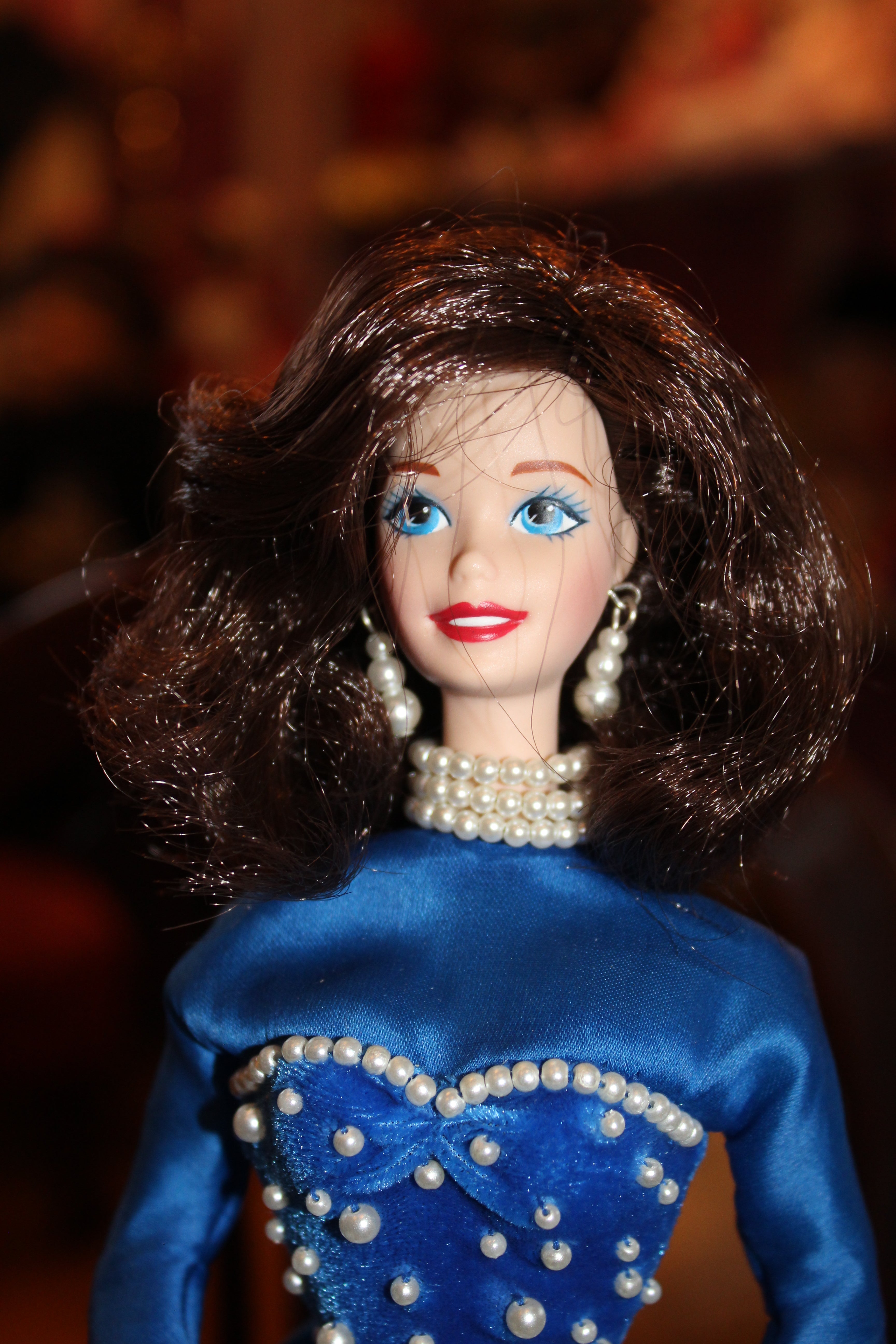 1995 Limited Edition Evening Pearl Barbie – Presidential Porcelain Collection