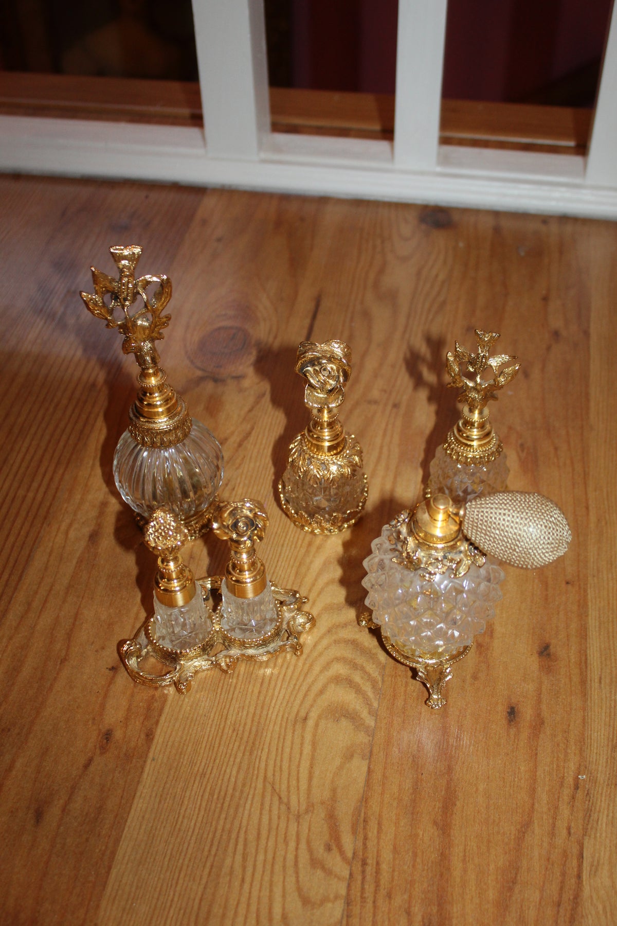 Vintage 8-Piece Perfume Vanity Set – Gold Tone, Cut Glass Bottles & Mirrored Tray Display