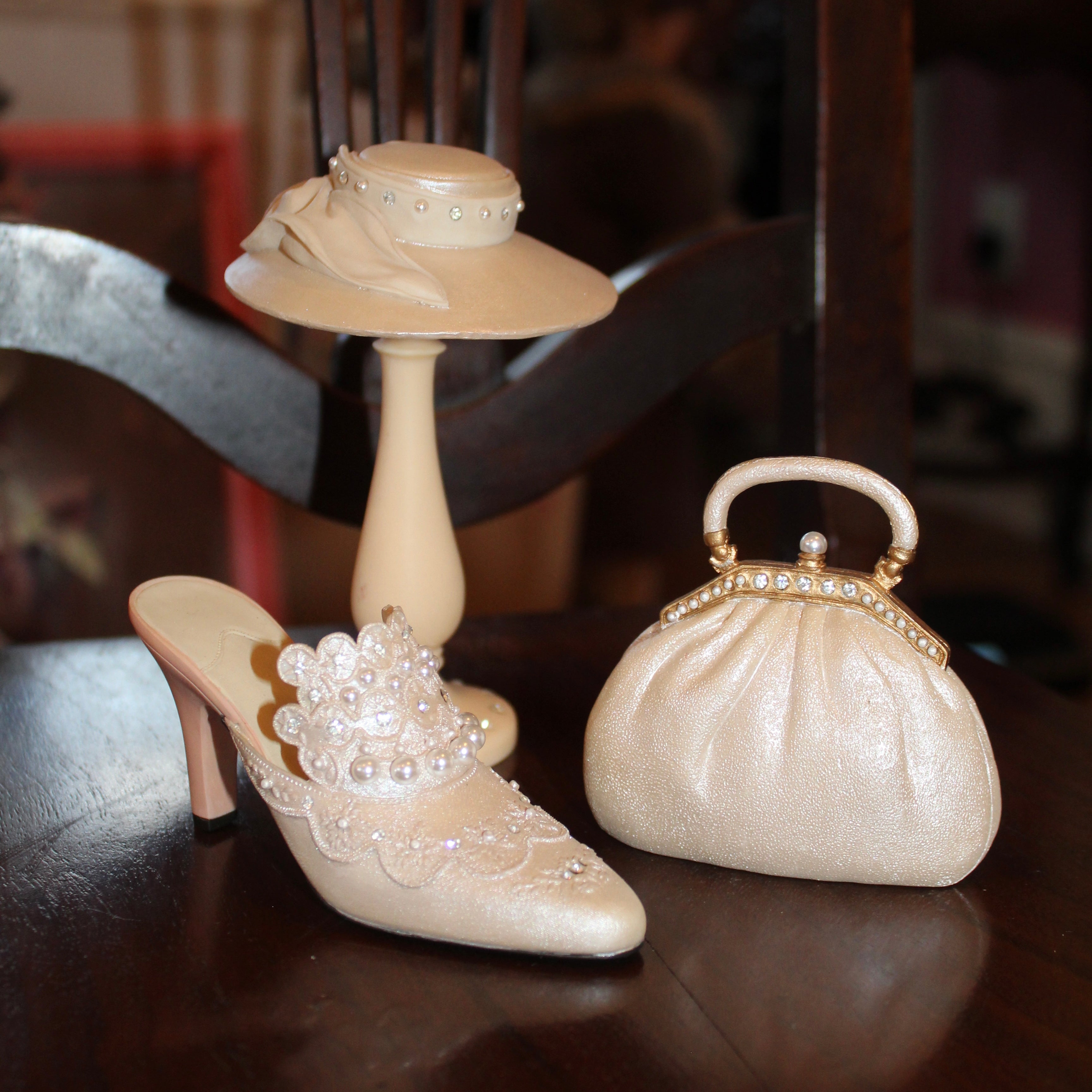 Cassandra Gwendoline Miniature Fashion Set – Ivory Hat, Handbag & Shoe Collectible
