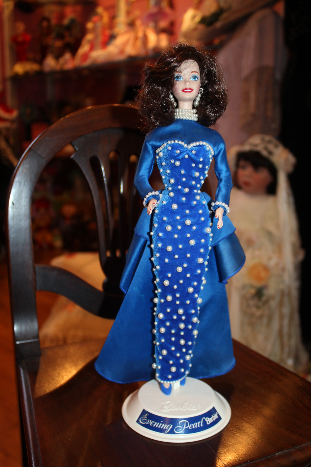 1995 Limited Edition Evening Pearl Barbie – Presidential Porcelain Collection