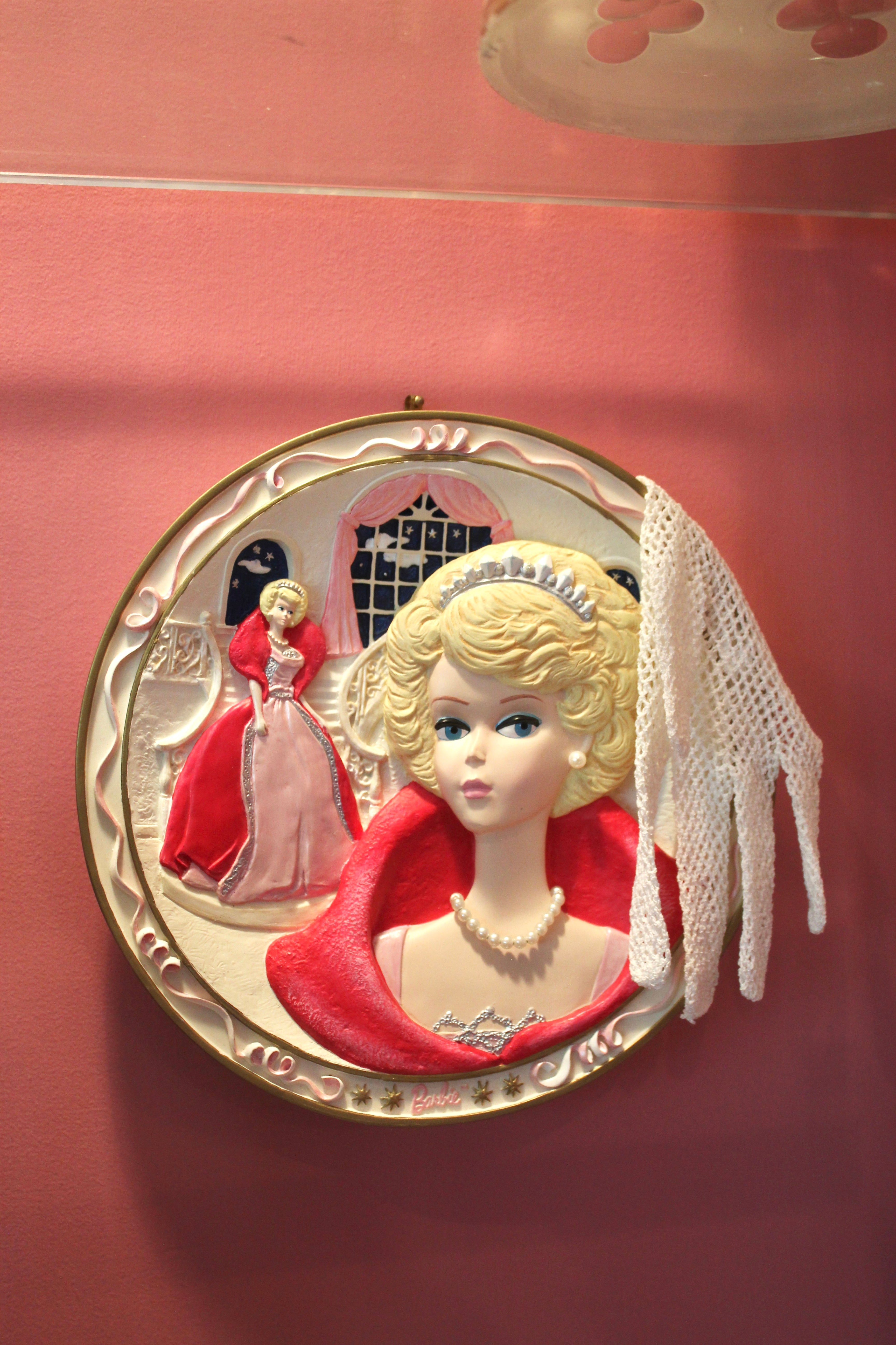 Vintage 1995 “Sophisticated Lady” Barbie 3D Porcelain Collector Plate – Forever Glamorous Collection – The Bradford Exchange