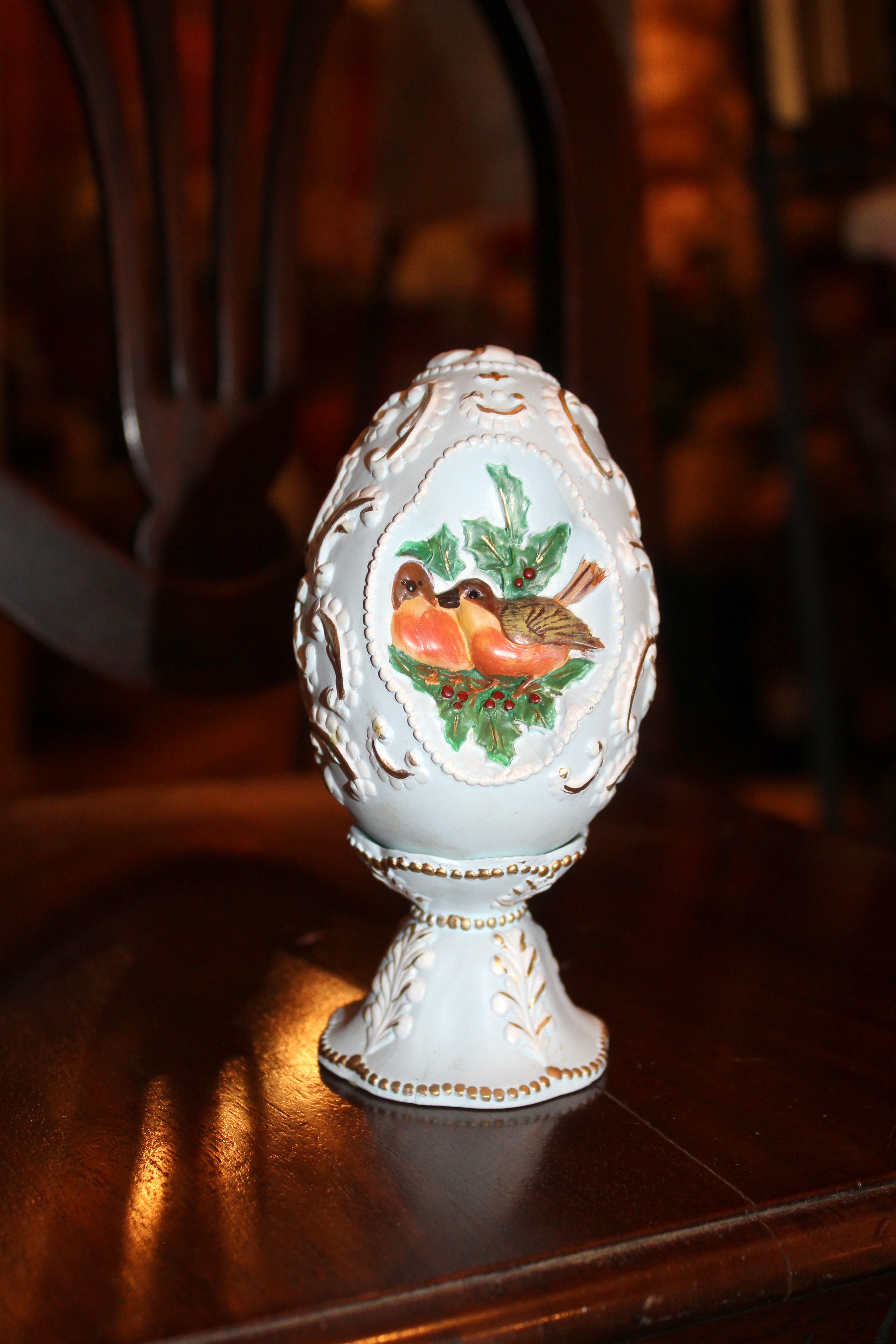 1994 Avon “Birds of Joy” Porcelain Egg
Season’s Treasures Collection