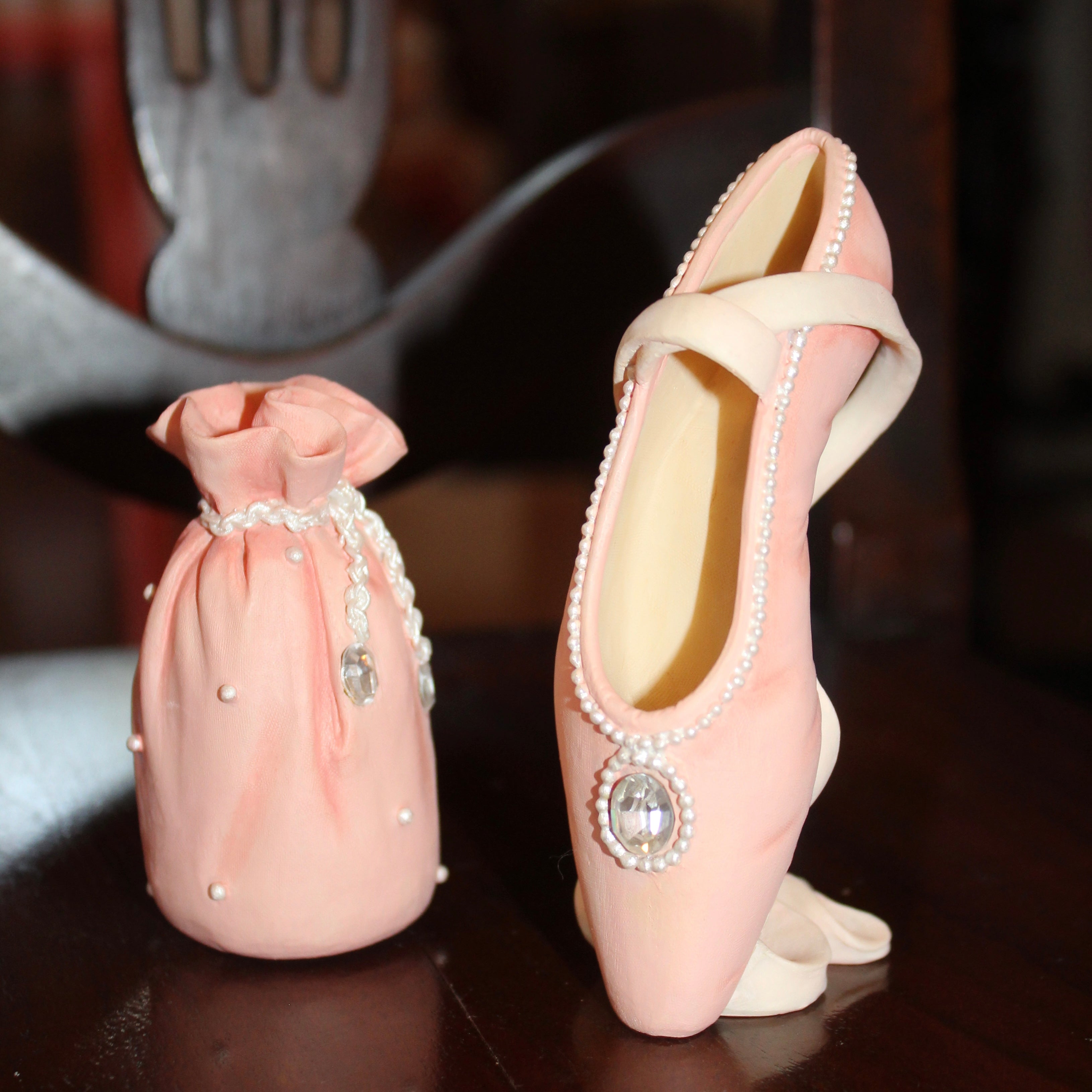 Cassandra Gwendoline Miniature Fashion Set – Pink Shoe & Handbag Collectible