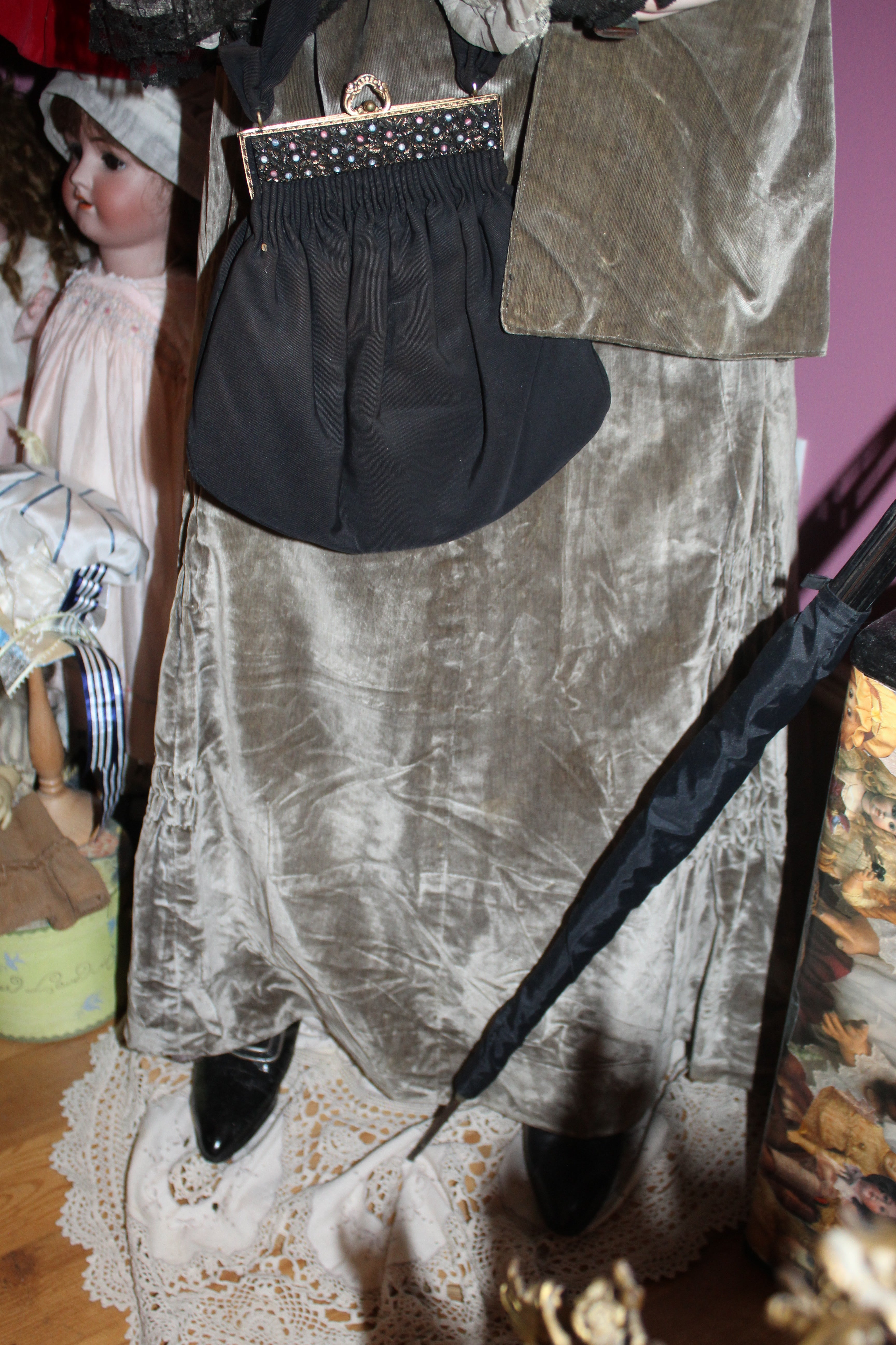 Life-Size “Lady Grace” Reproduction Mannequin with Victorian-Inspired Ensemble & Accessories