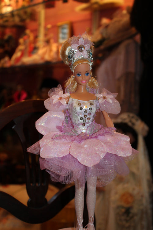1991 Nutcracker Musical Ballerina Barbie – Mattel Collector Doll
