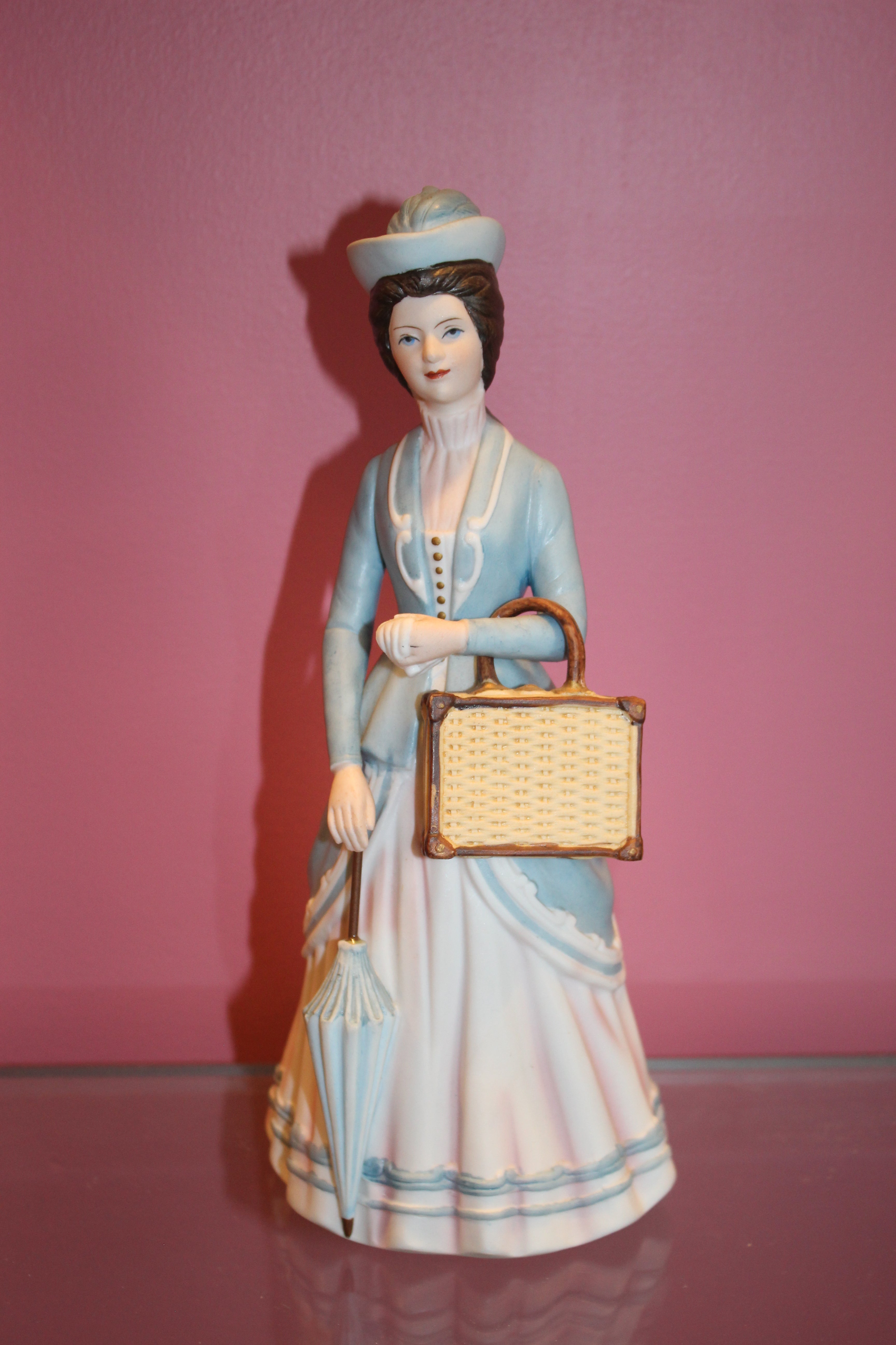 1979 Avon Mrs. Albee Figurine – Vintage Collectible