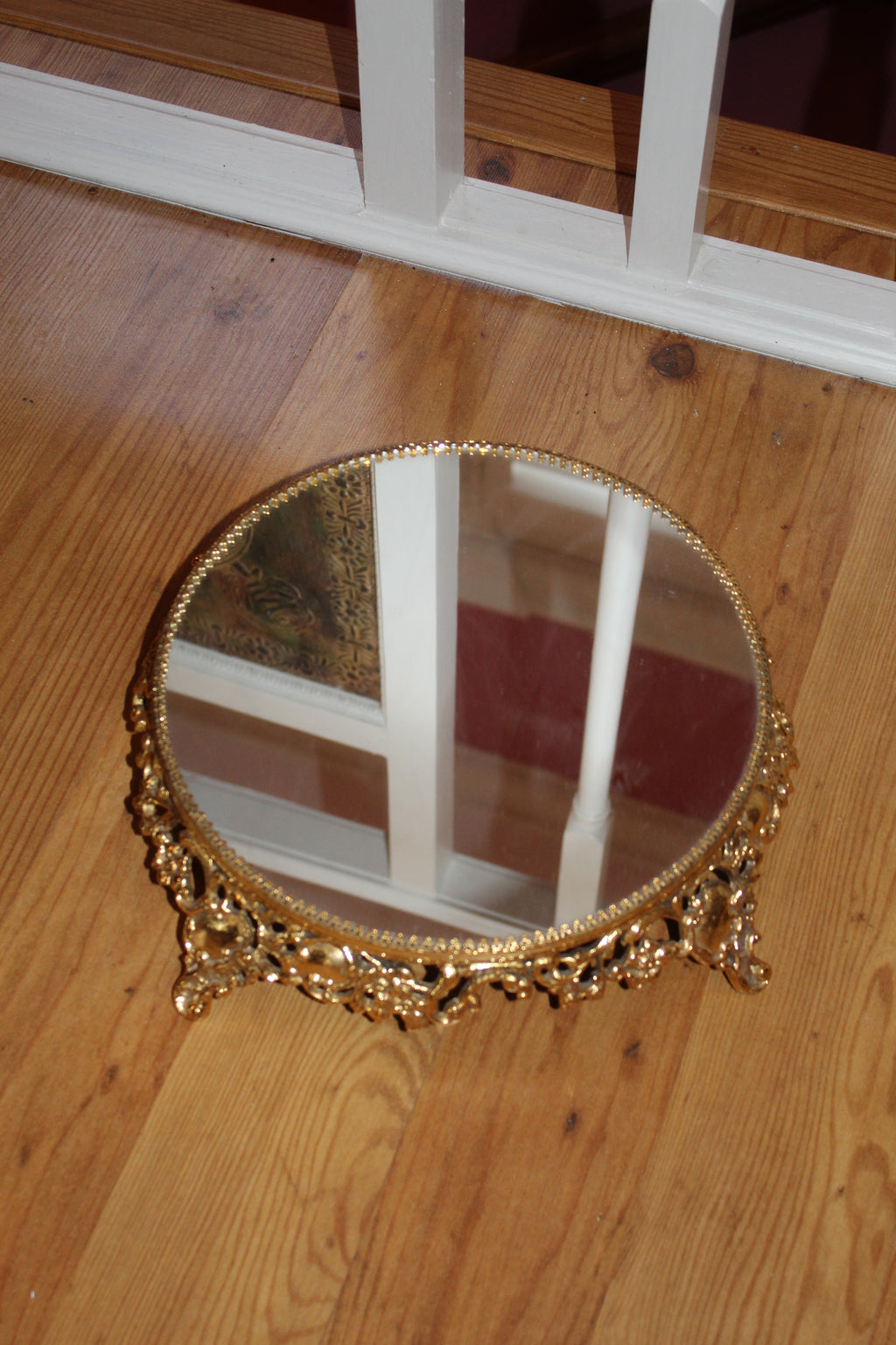 Vintage 8-Piece Perfume Vanity Set – Gold Tone, Cut Glass Bottles & Mirrored Tray Display