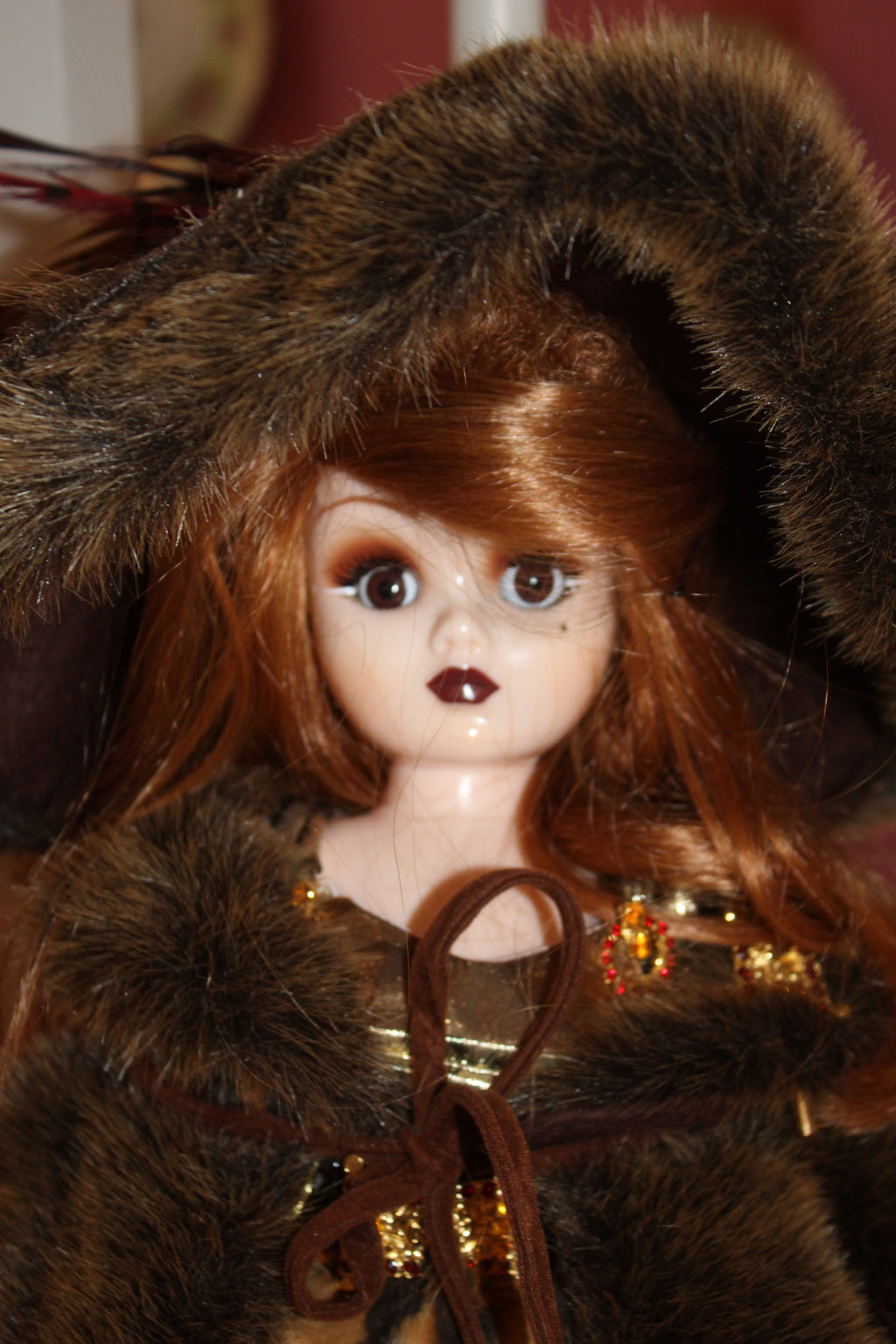 1998 Madame Alexander Cissy Milan Collector Doll No. 22320 – With Certificate of Authenticity