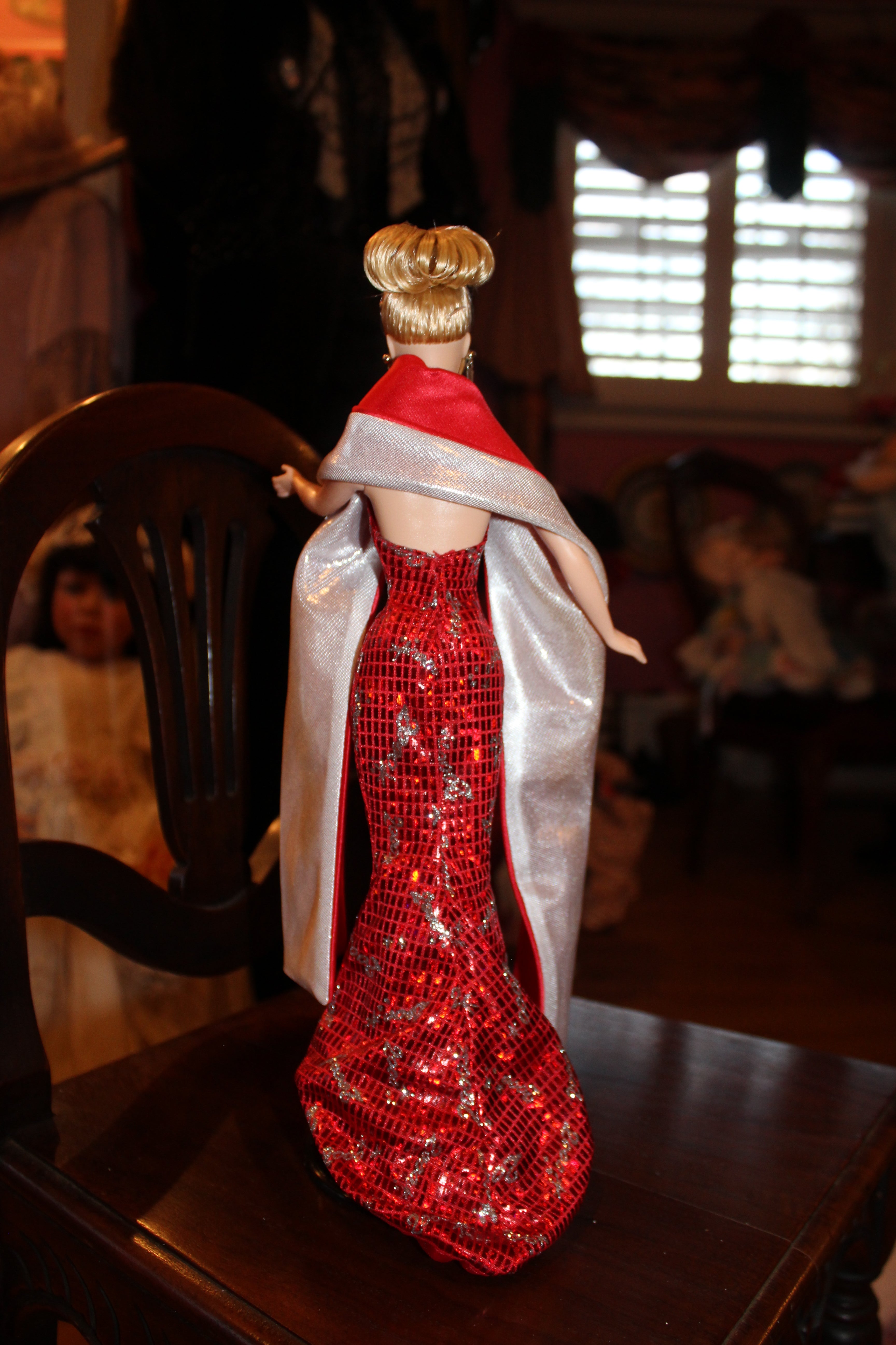 Mattel 2000 Collector Edition Barbie – Red Evening Gown