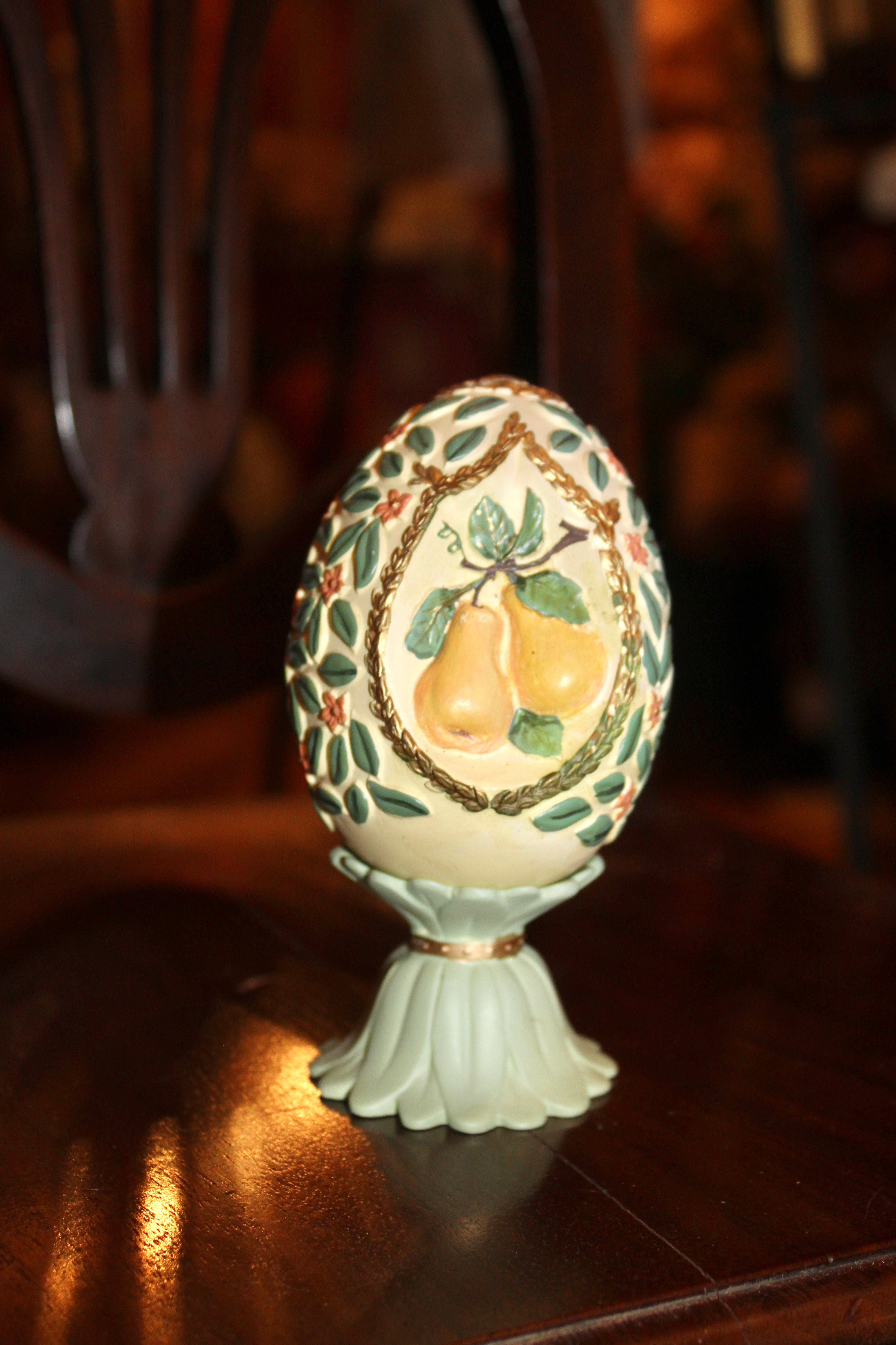 1994 Avon “Fruit Harvest” Porcelain Egg
Season’s Treasures Collection