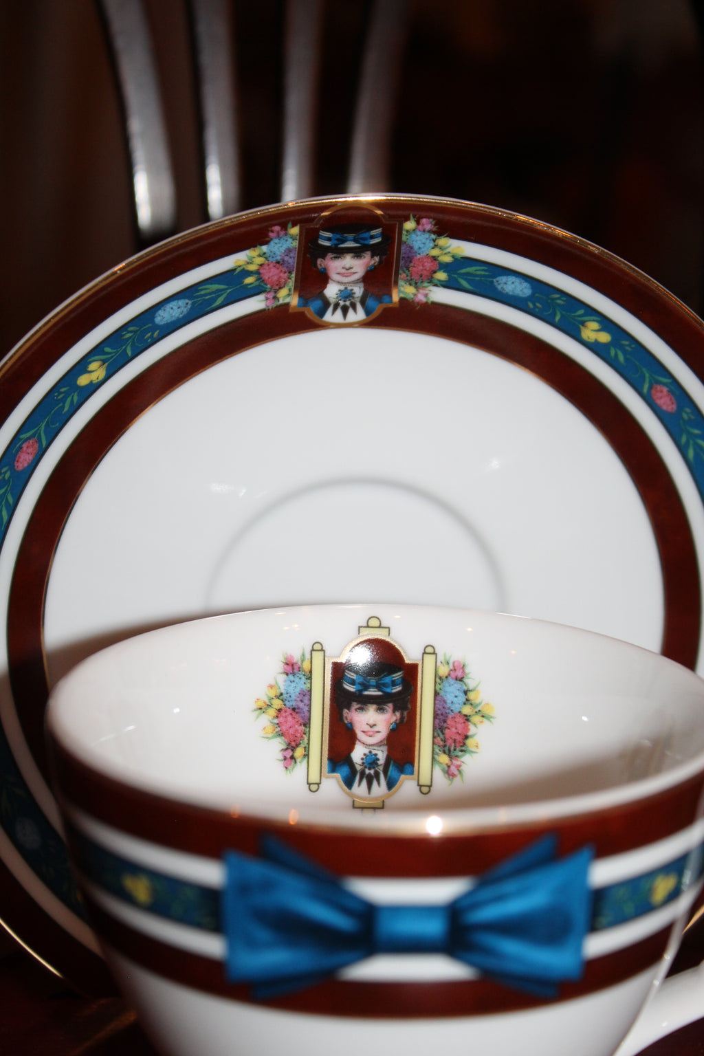 2009 Avon Mrs. Albee Honor Society Teacup & Saucer Set