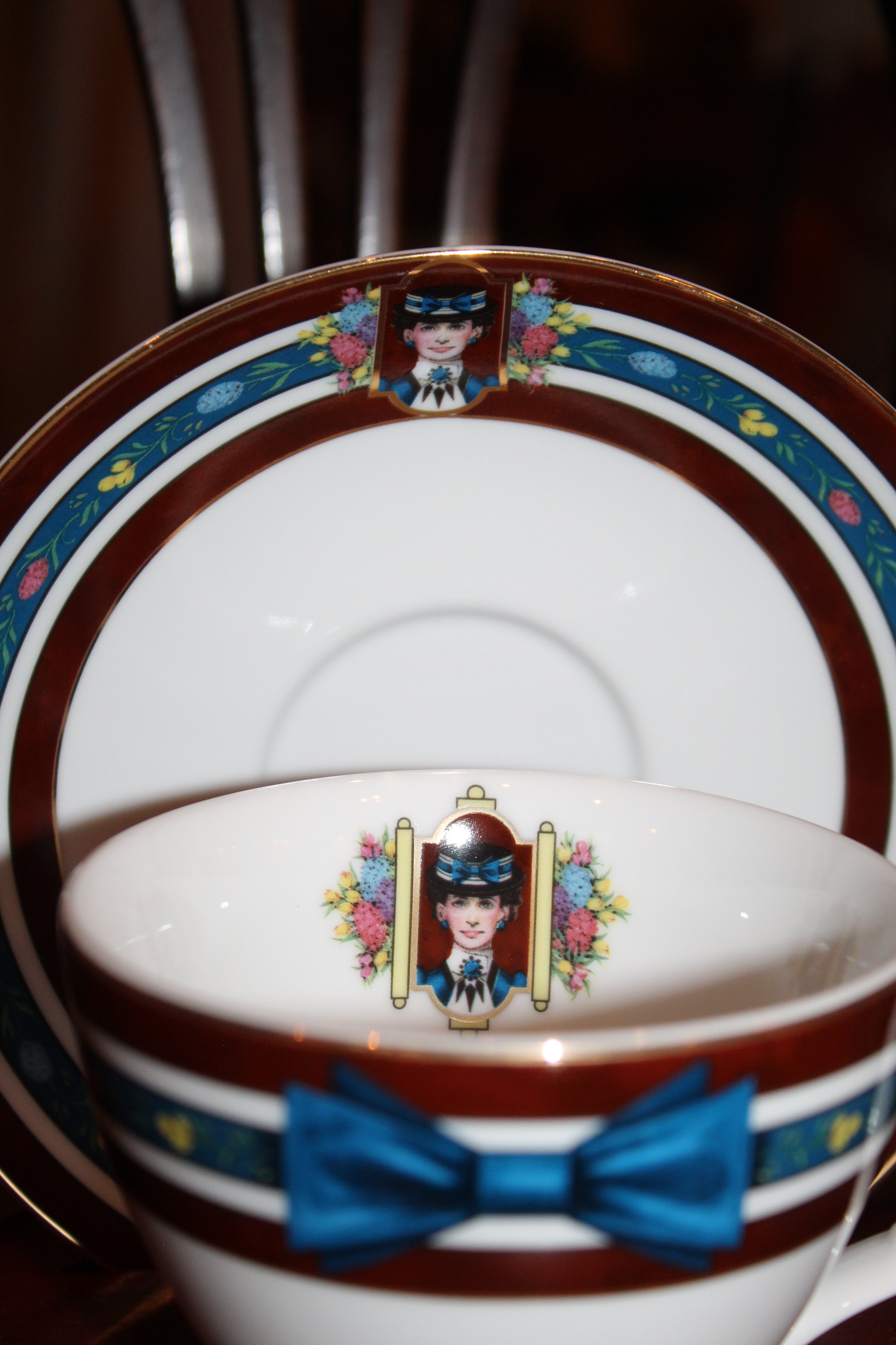 2009 Avon Mrs. Albee Honor Society Teacup & Saucer Set