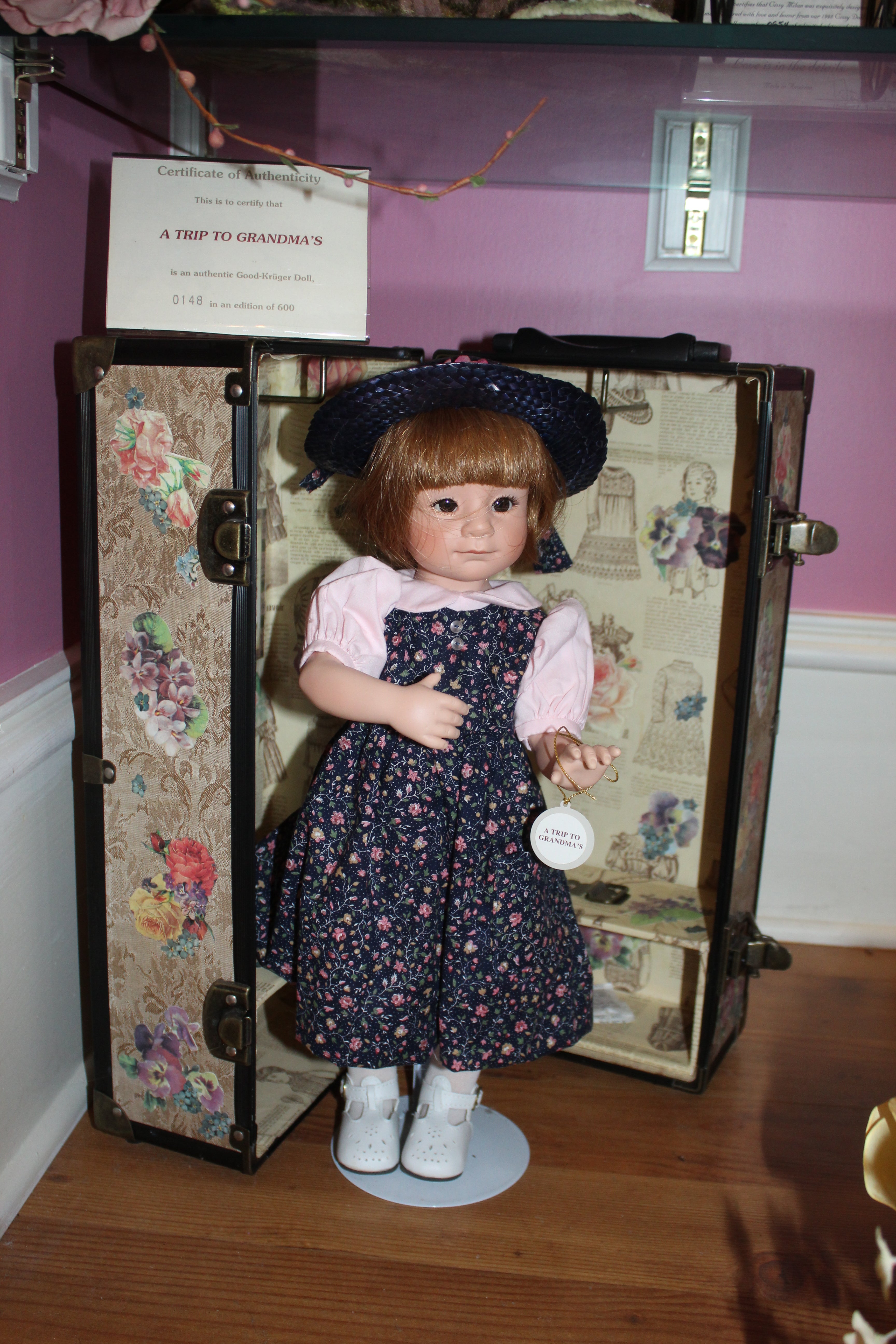 Julie Good-Kruger “A Trip to Grandma’s” Limited Edition Vinyl Doll #148/600 with Floral Suitcase Display Case – 17”