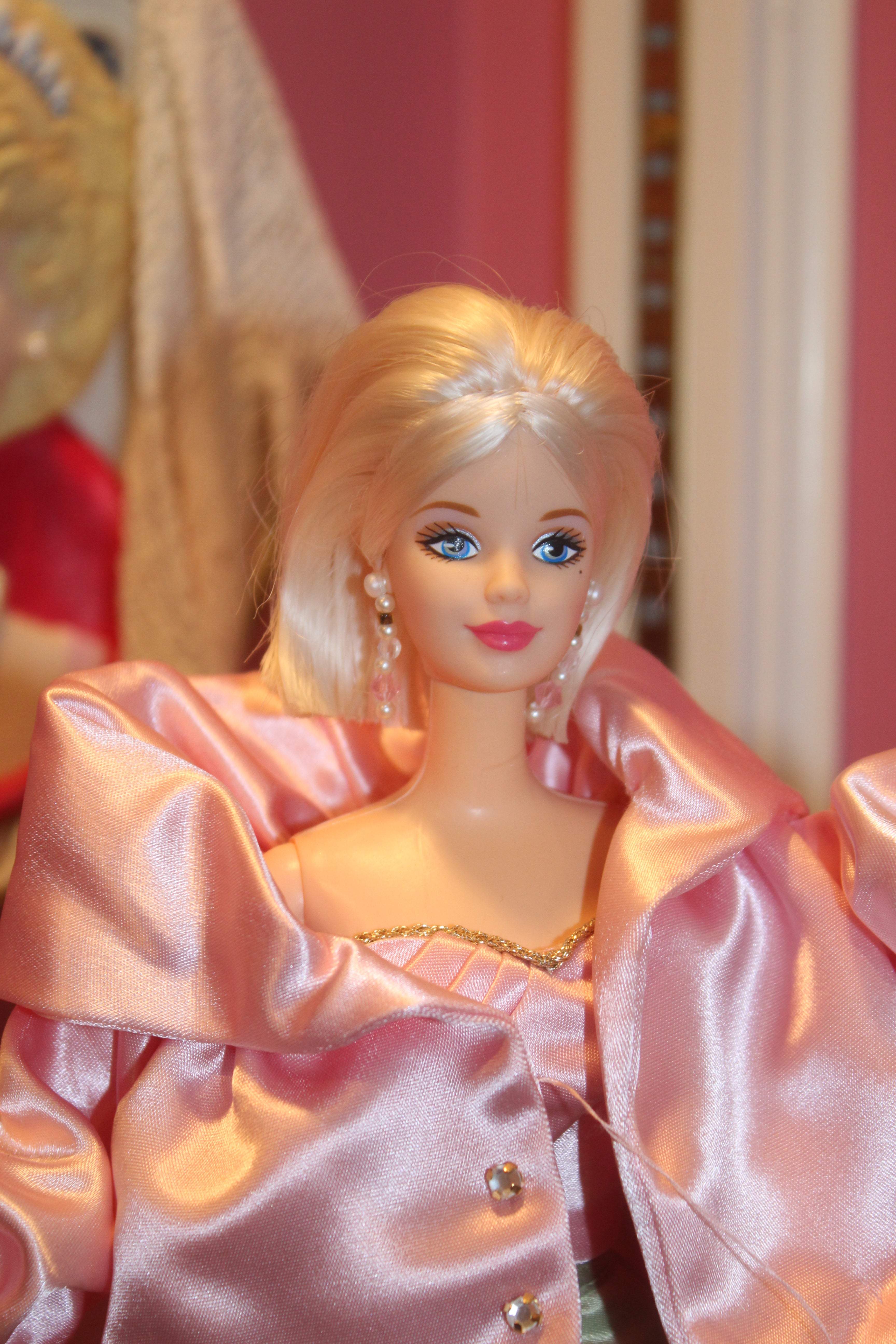 1997 Mattel Barbie Classique Collection “Evening Sophisticate” Collector Doll