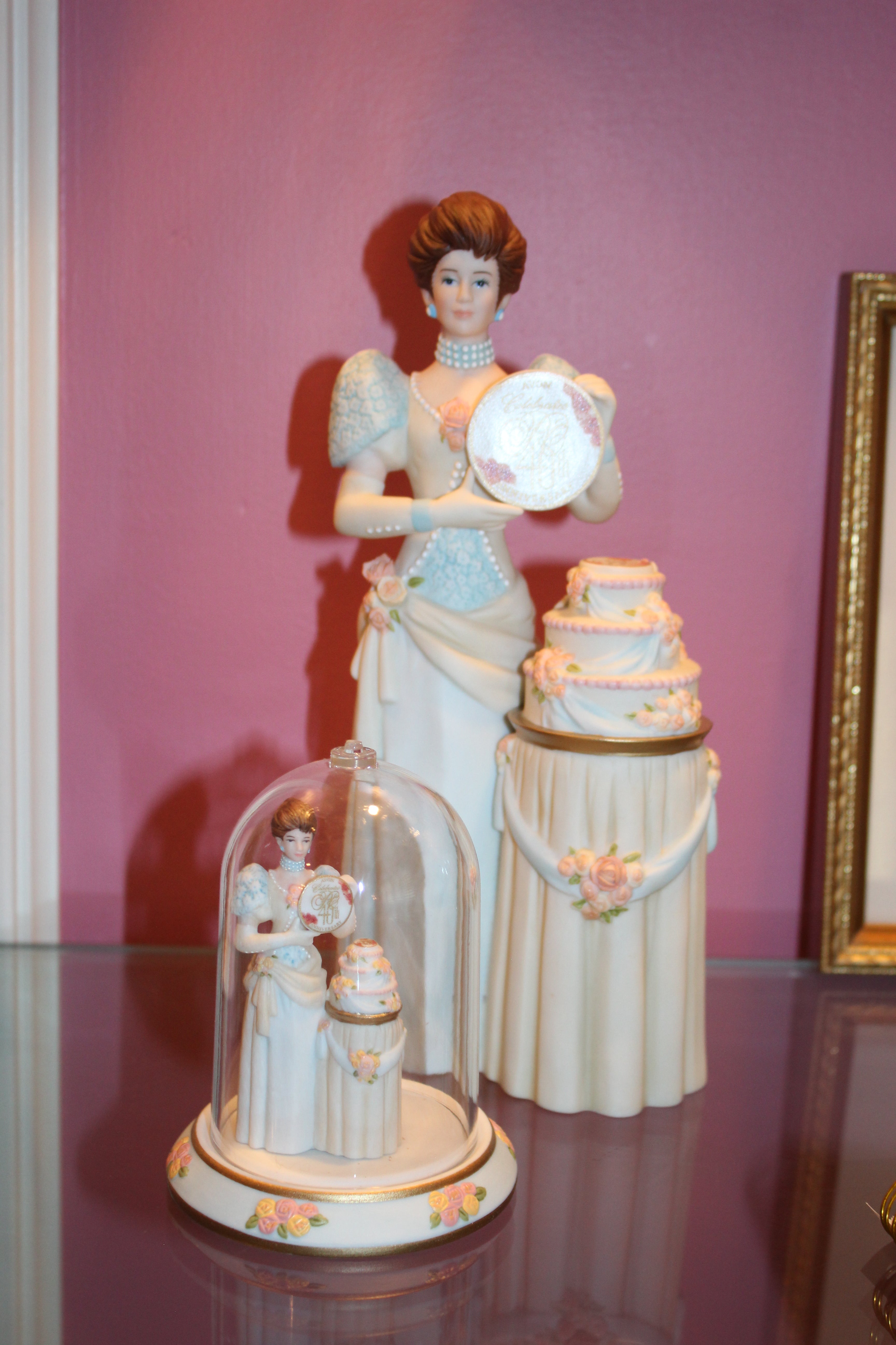 2007 Avon Award Figurine – Victorian Lady with Cake & Miniature Display