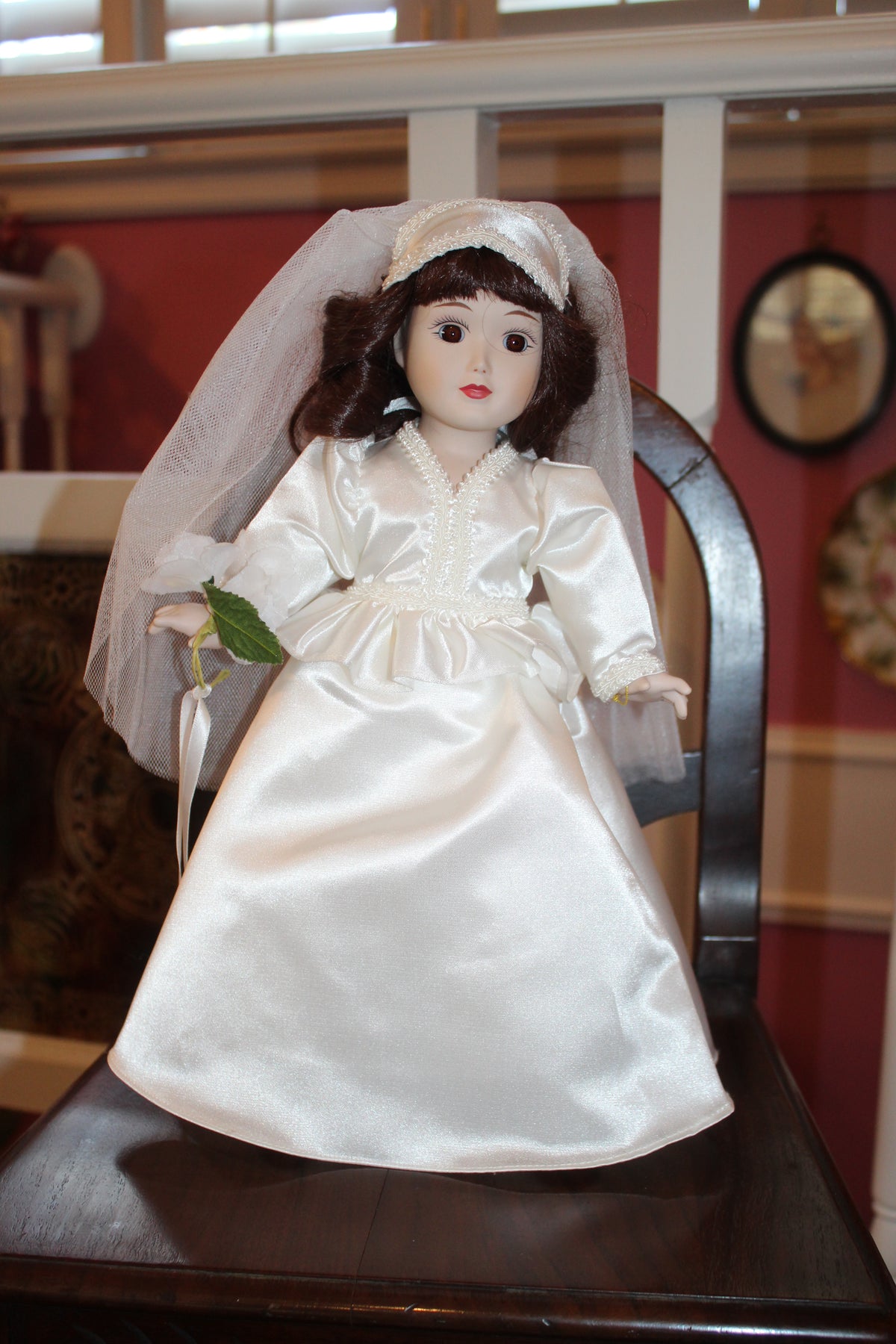 Danbury Mint “Dorothy – A Bride of the 1940s” Porcelain Doll – Brides of America Collection