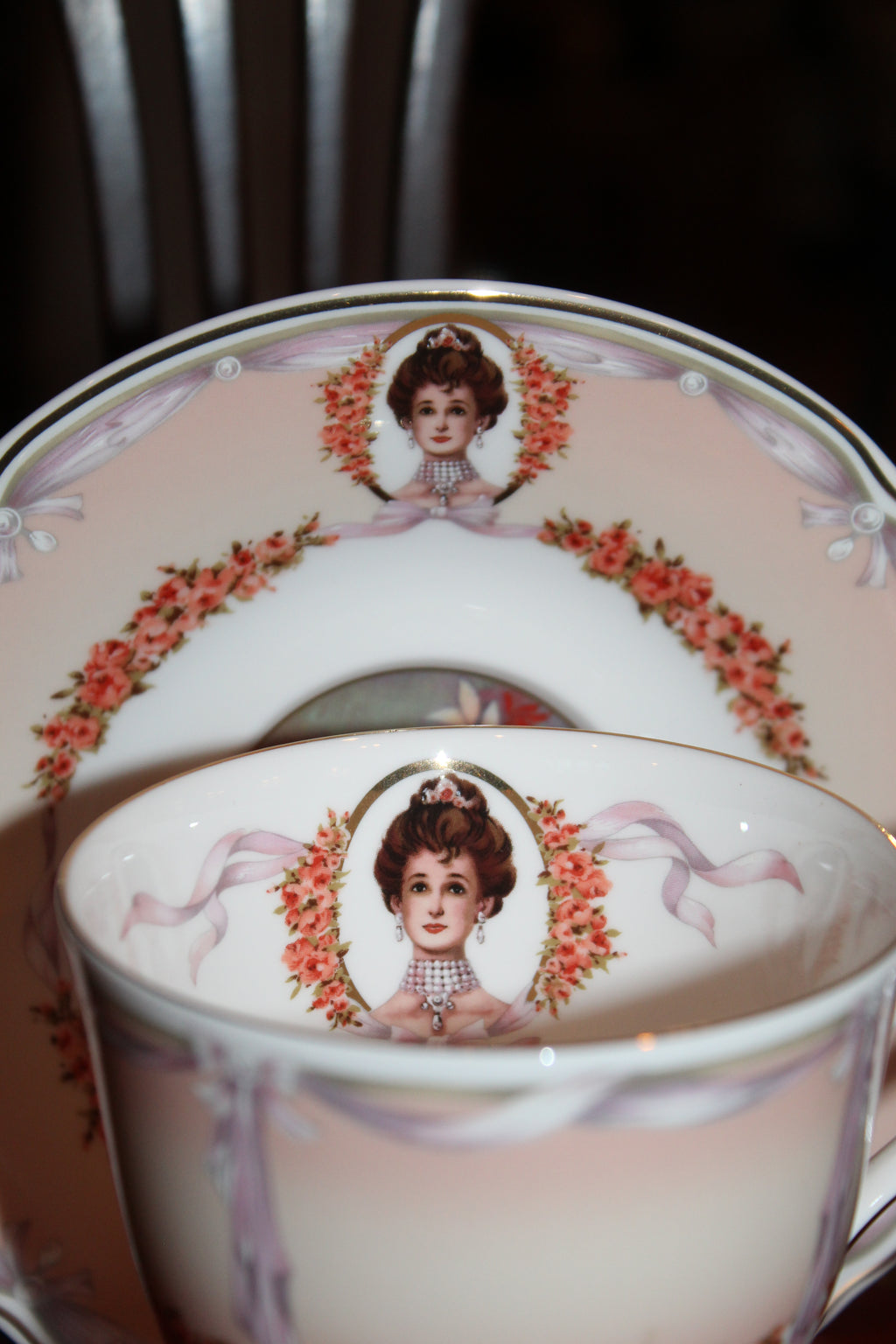 2000 Avon Mrs. Albee Honor Society Teacup & Saucer Set